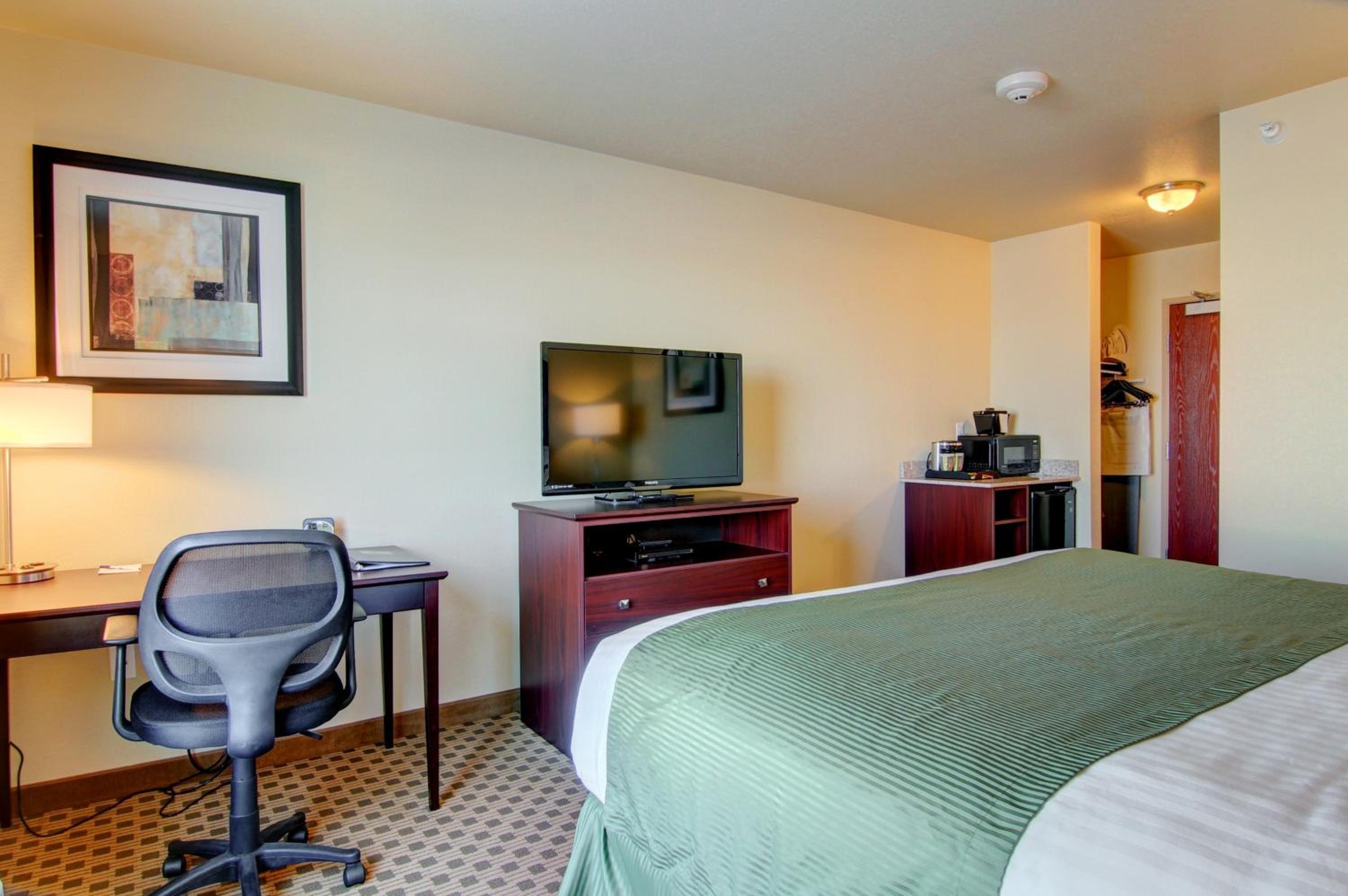 Cobblestone Inn & Suites Steele