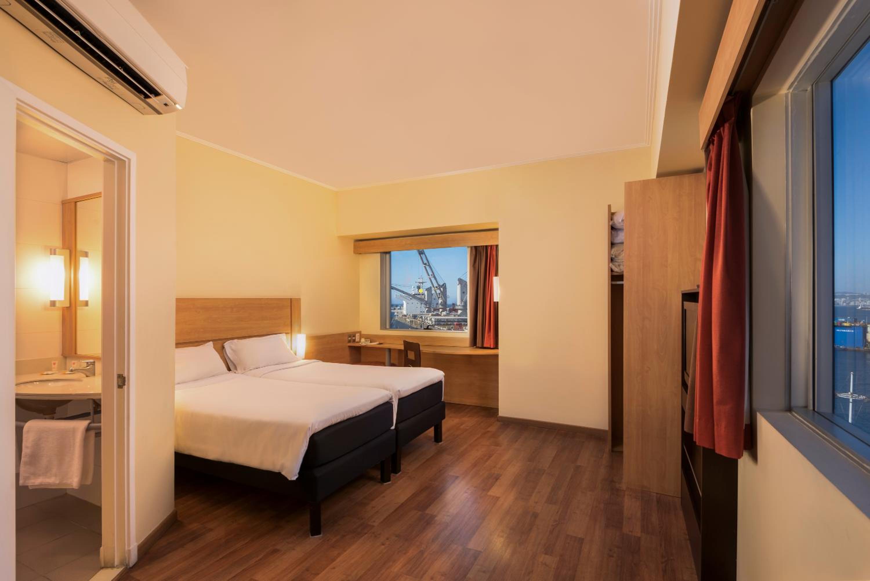 Valparaiso Vacations - ibis Valparaiso - Property Image 7