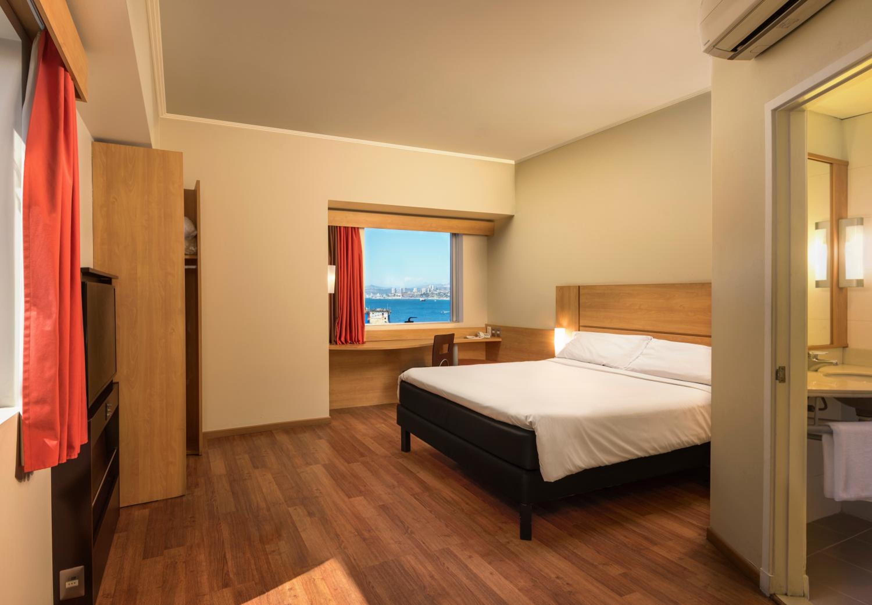 Valparaiso Vacations - ibis Valparaiso - Property Image 5