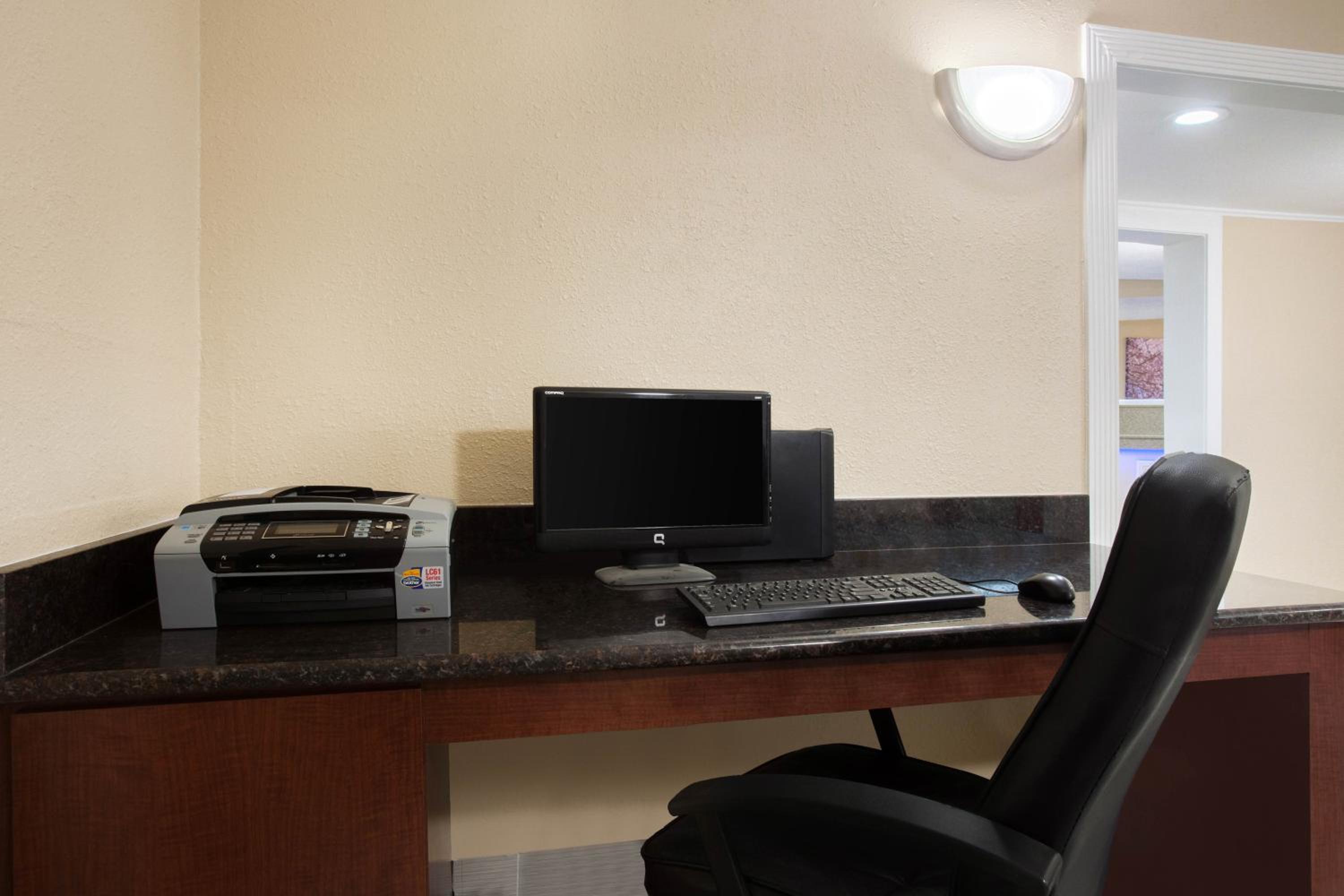 Lake City Vacations - Baymont by Wyndham Lake City - Property Image 30