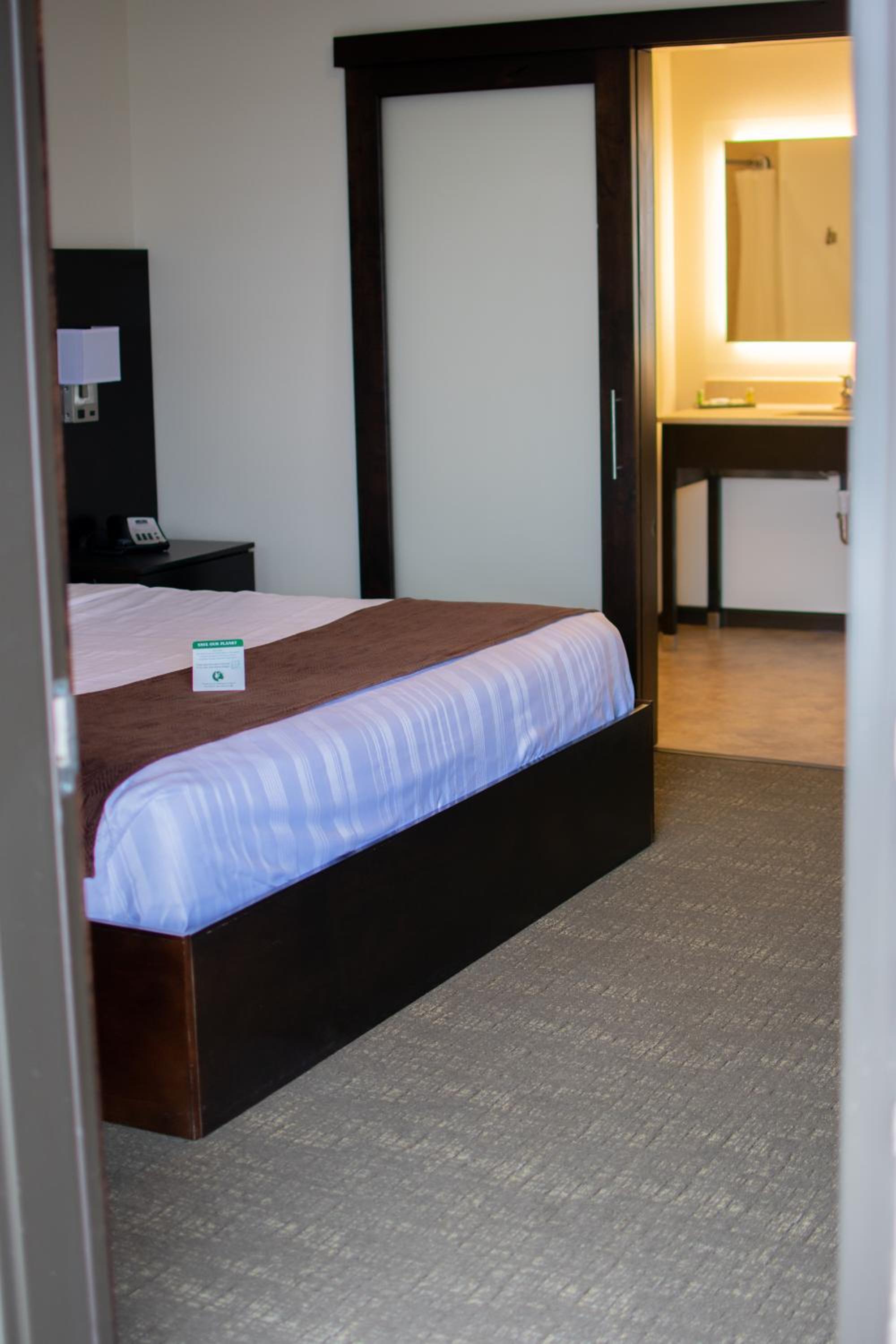 Boarders Inn & Suites by Cobblestone Hotels - Syracuse