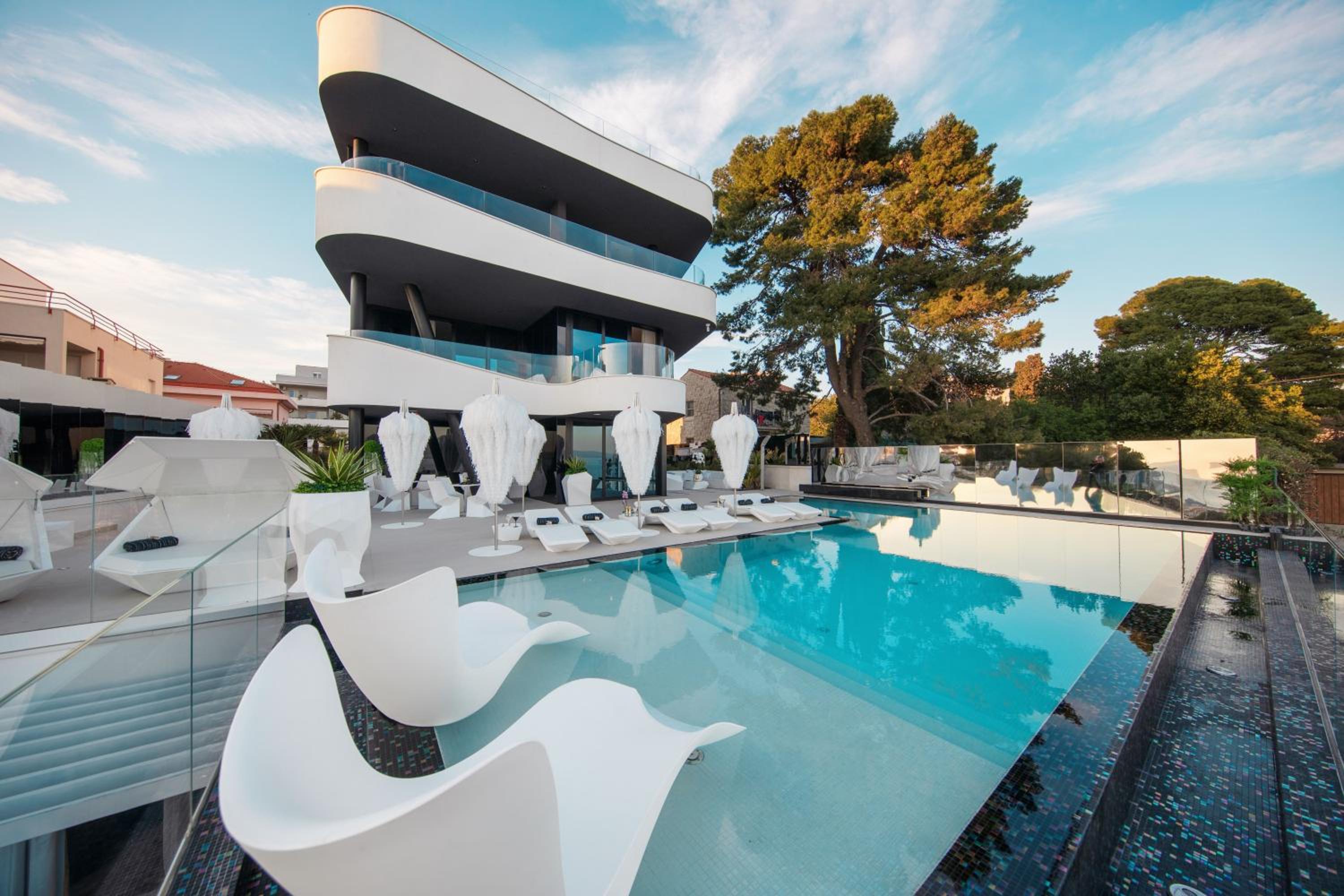 Posh Residence Luxury Suites