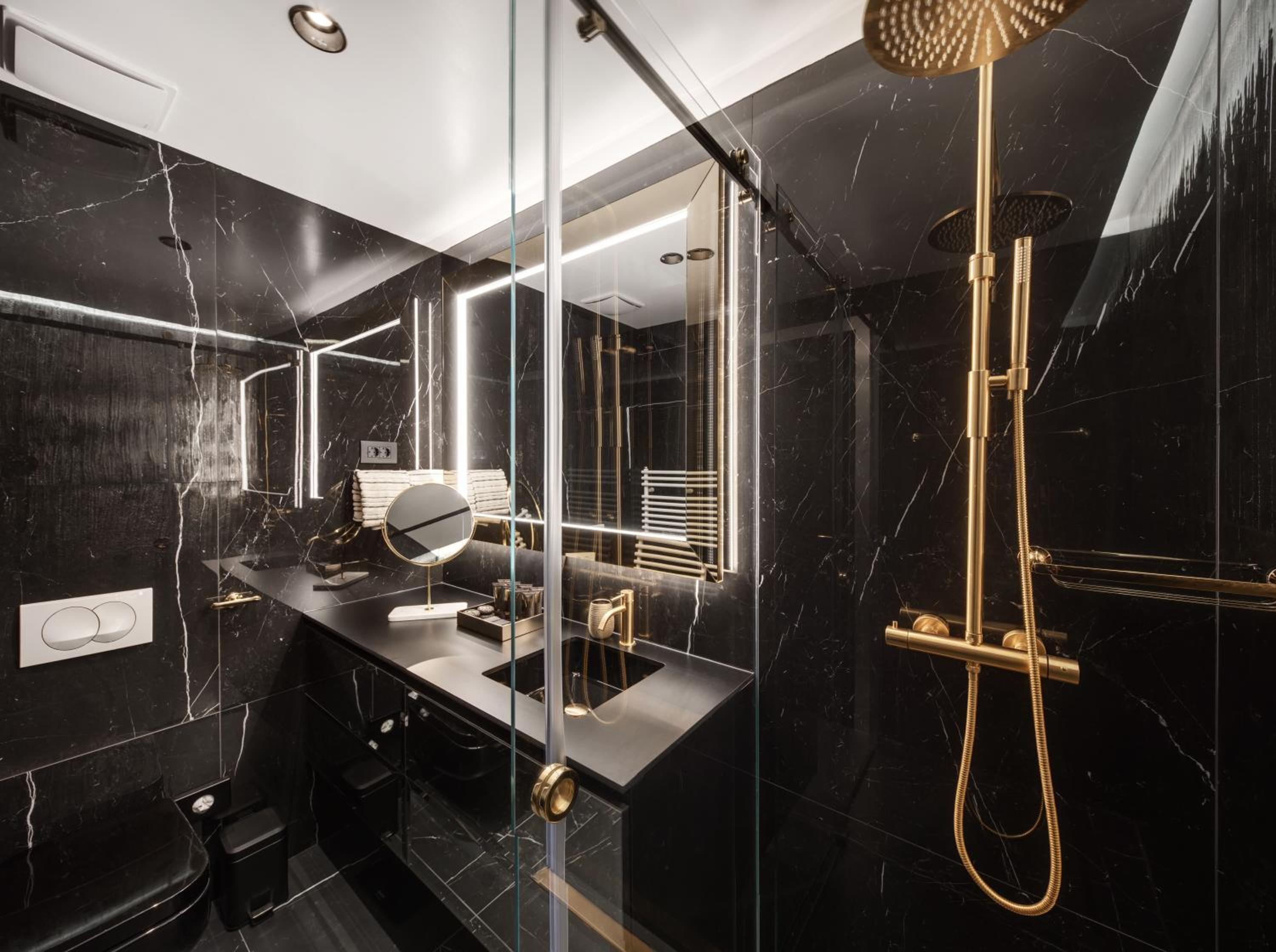 Posh Residence Luxury Suites