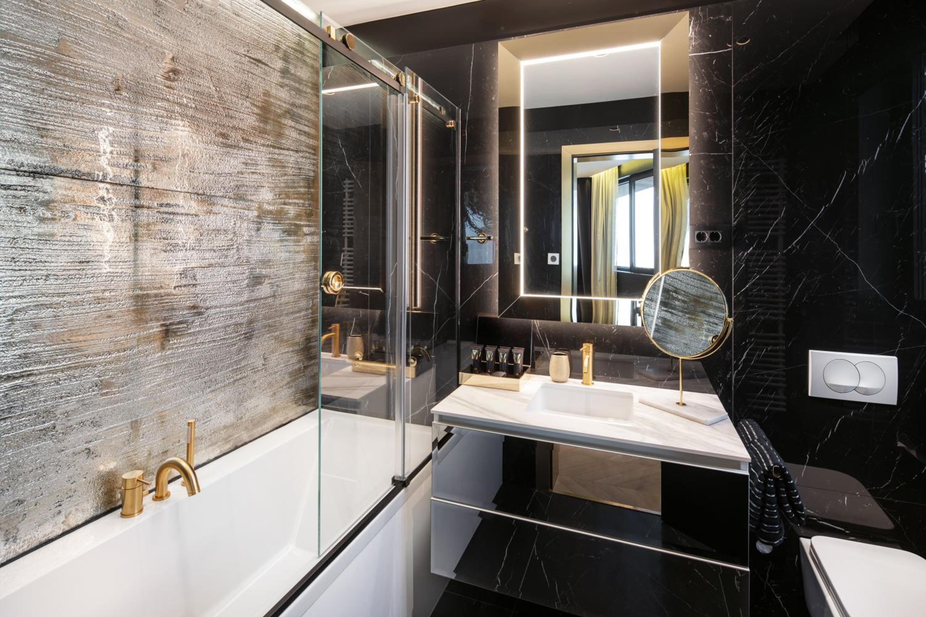 Posh Residence Luxury Suites