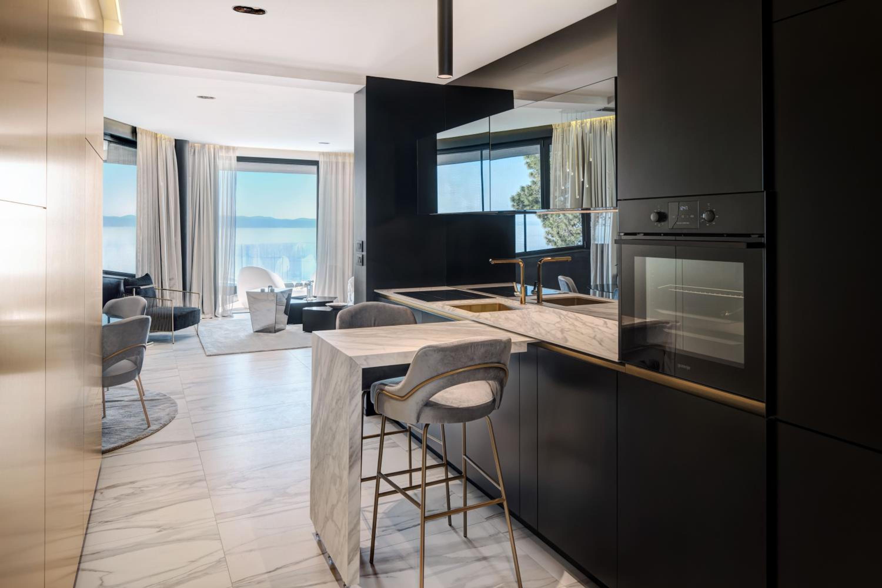Posh Residence Luxury Suites