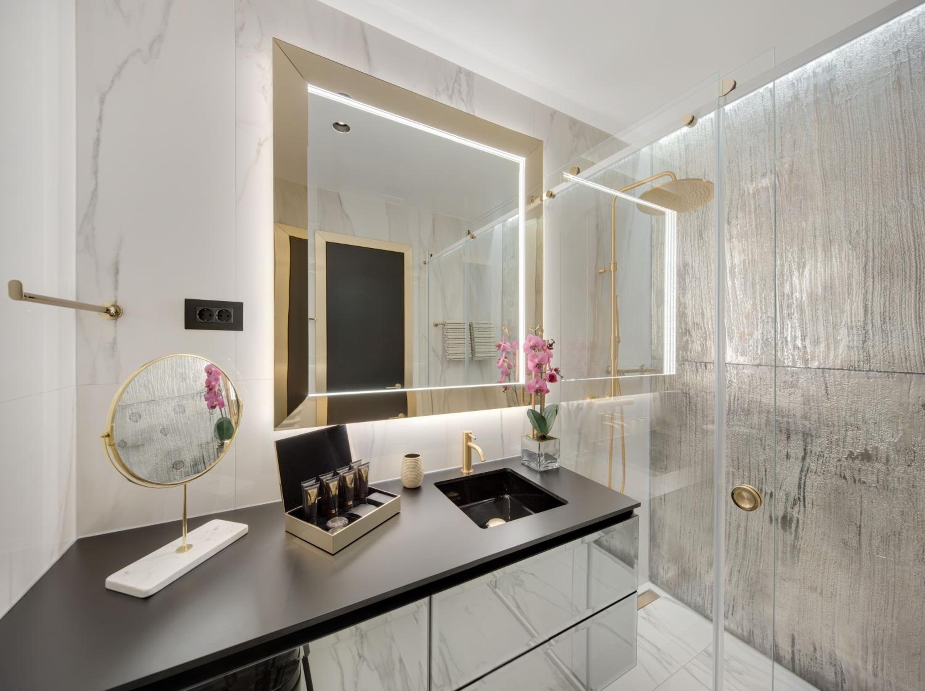 Posh Residence Luxury Suites