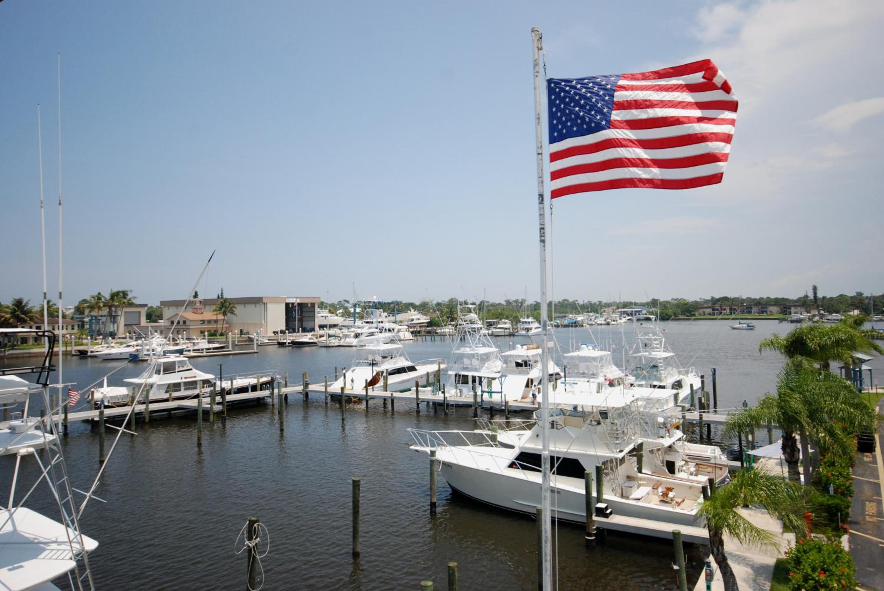 Pirate's Cove Resort and Marina - Stuart