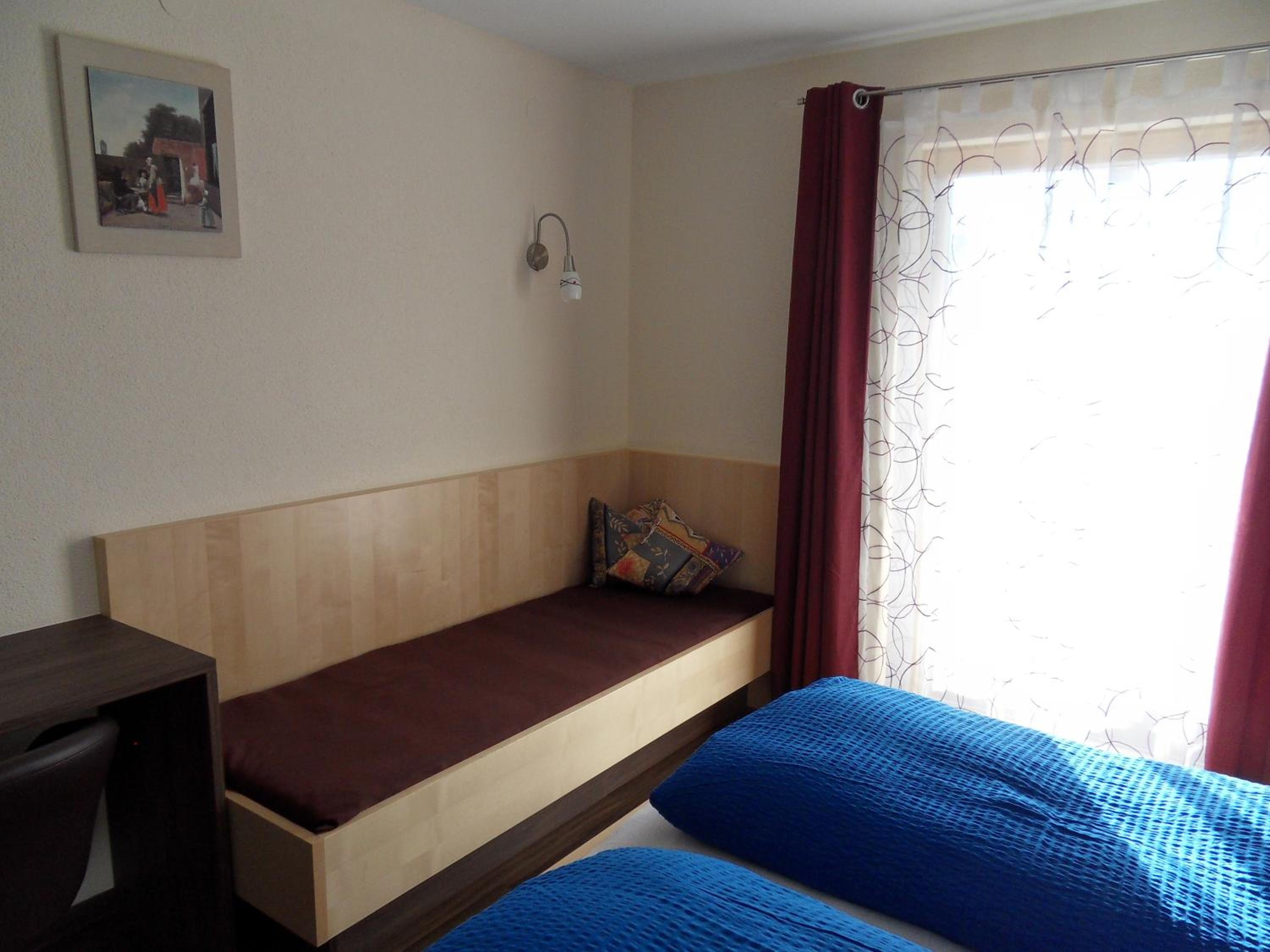 Photo 33