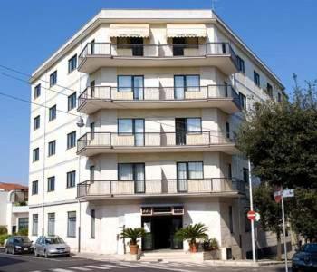 Hotel Astoria - Image 1