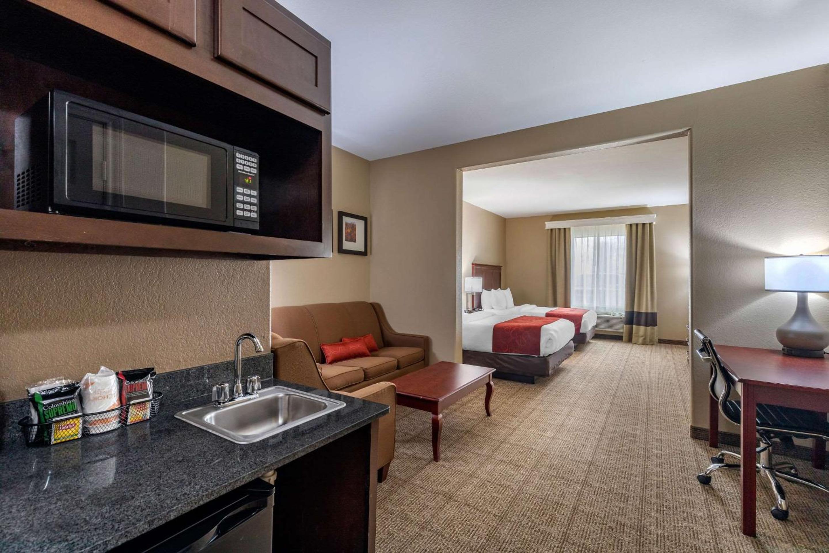 Comfort Suites Ennis