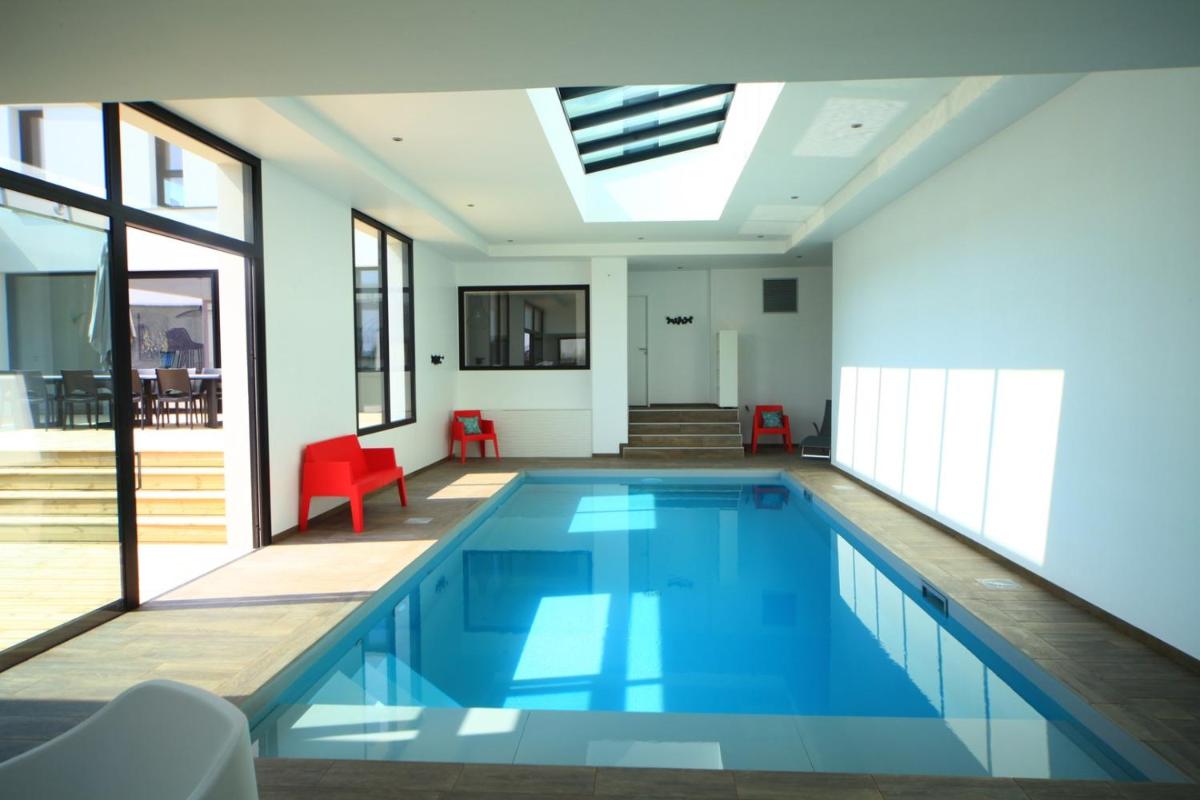 Villa Pool and Beach Bretagne view 4