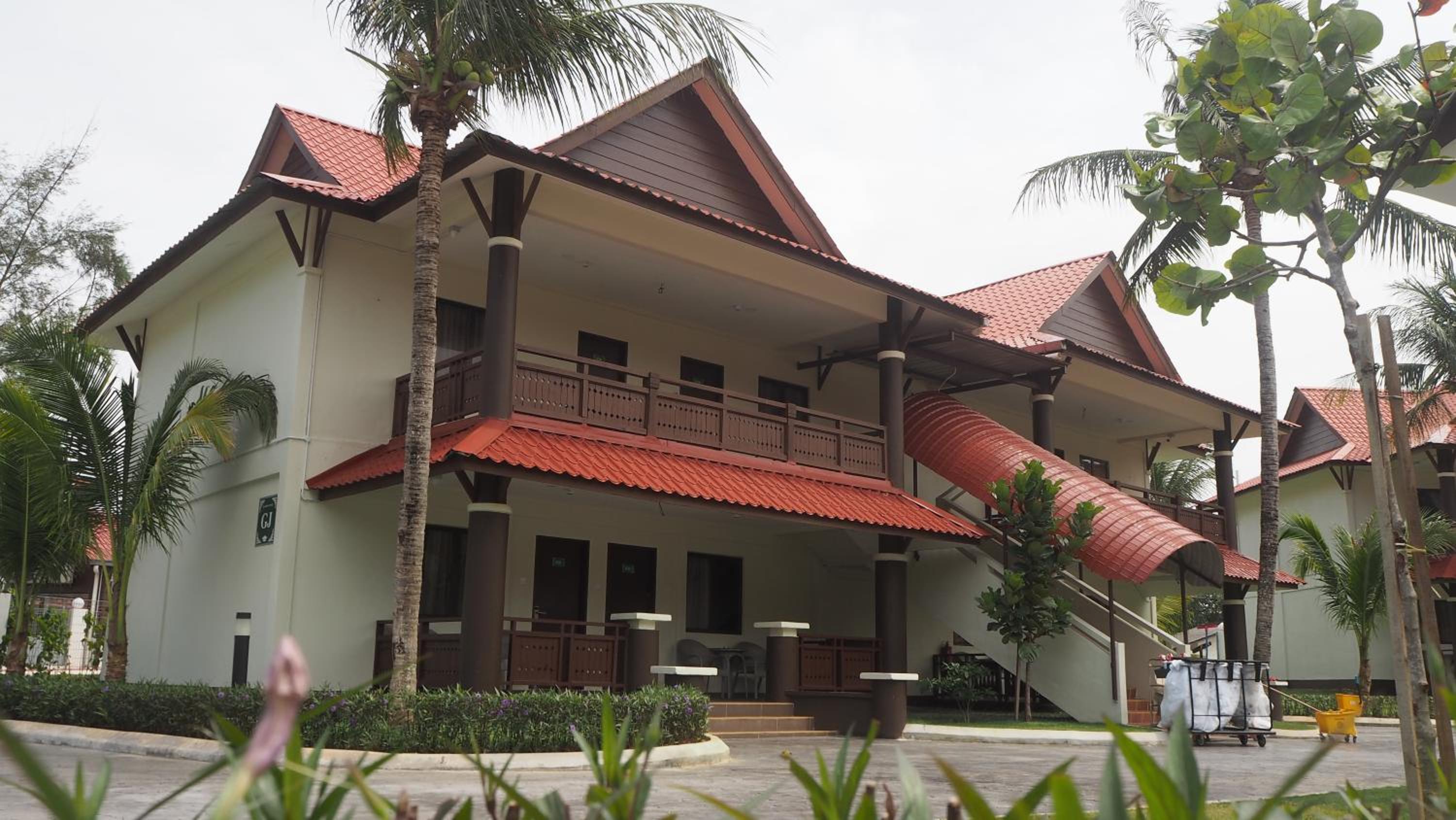 Lotus Seaview Beach Resort, Pengerang photo 5