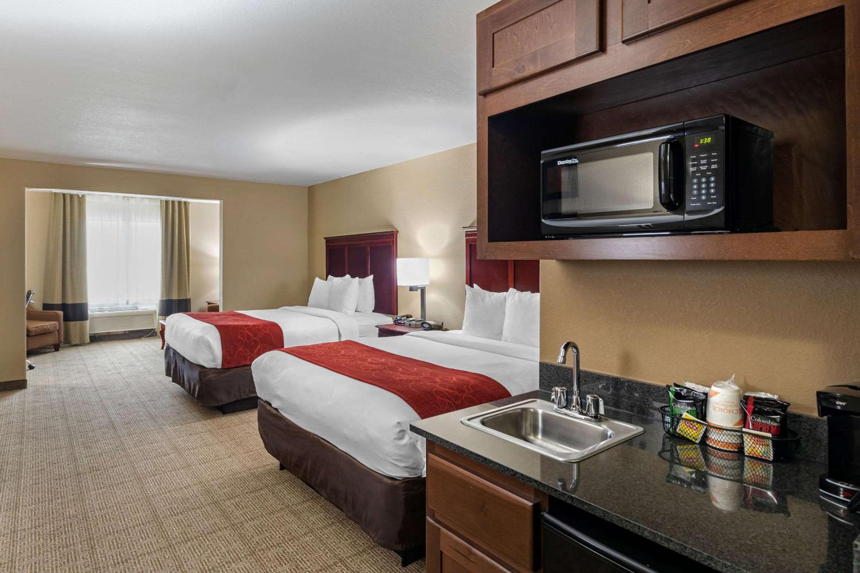 Comfort Suites Ennis