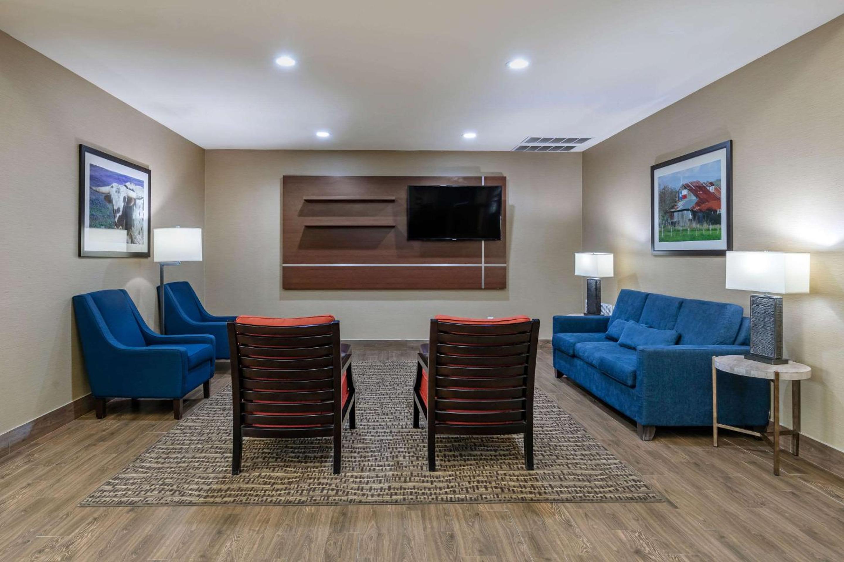 Comfort Suites Ennis