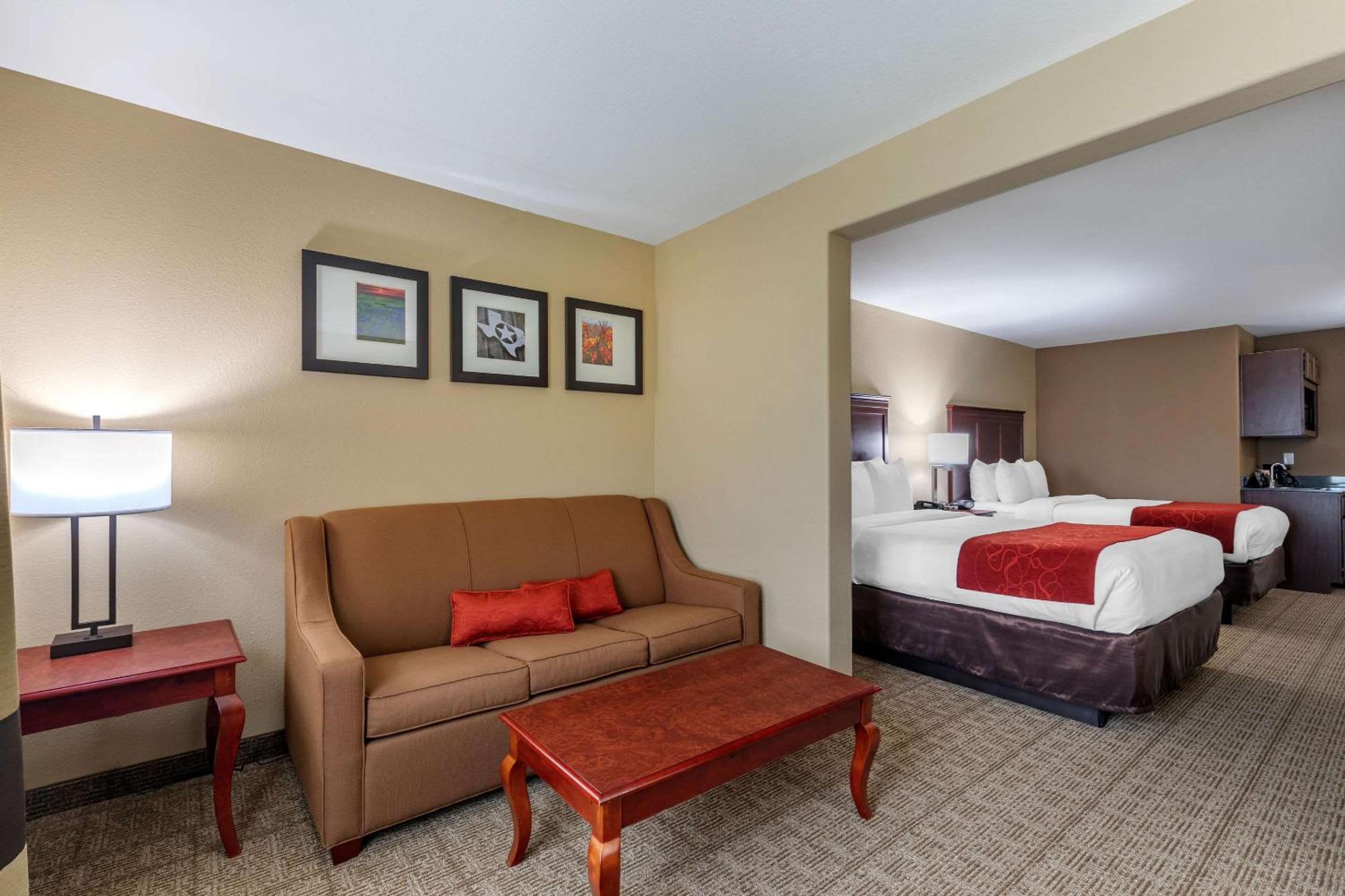 Comfort Suites Ennis