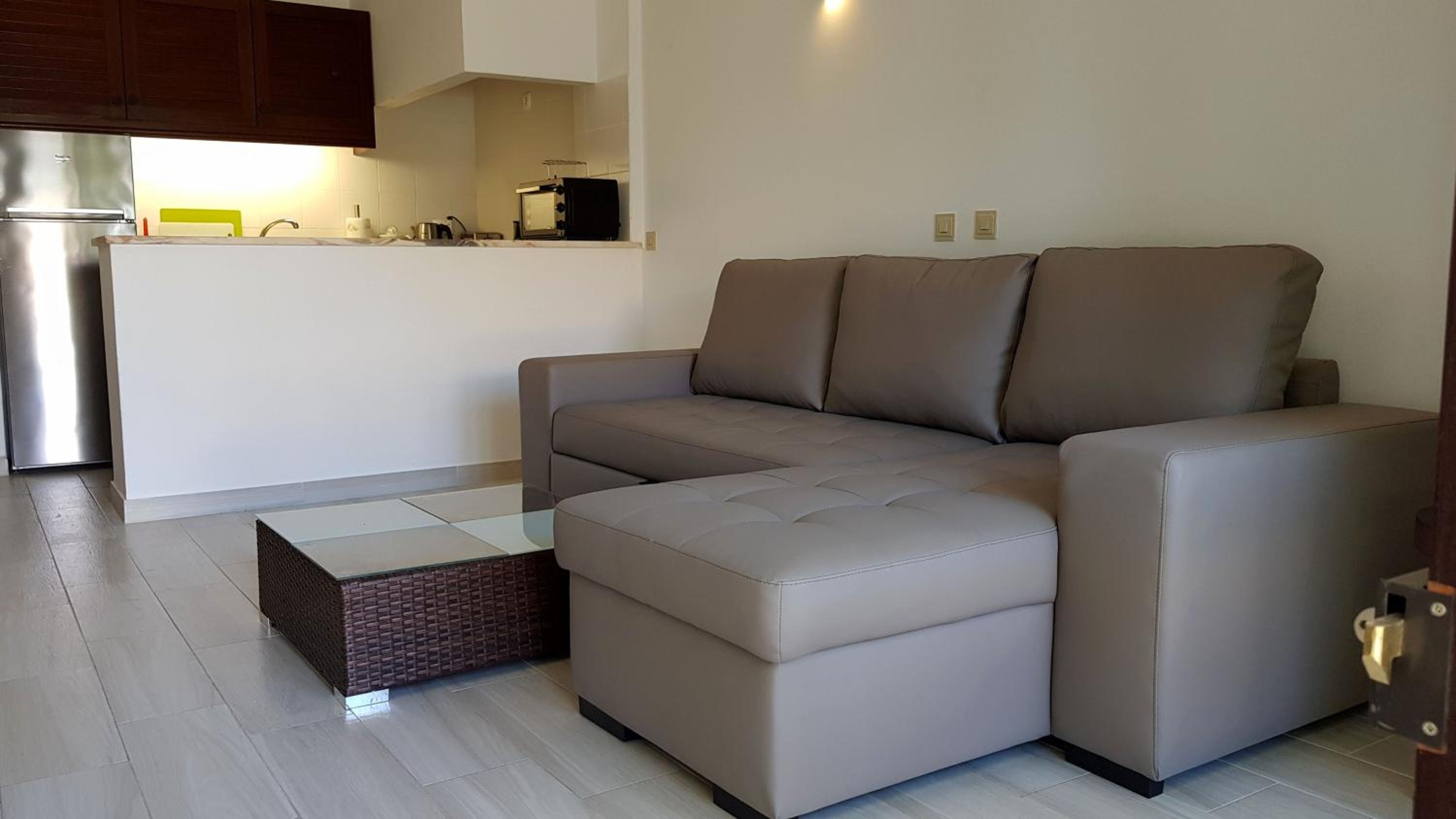 Magnific Studio with a cozy garden, 5 minutes to the beach view 2