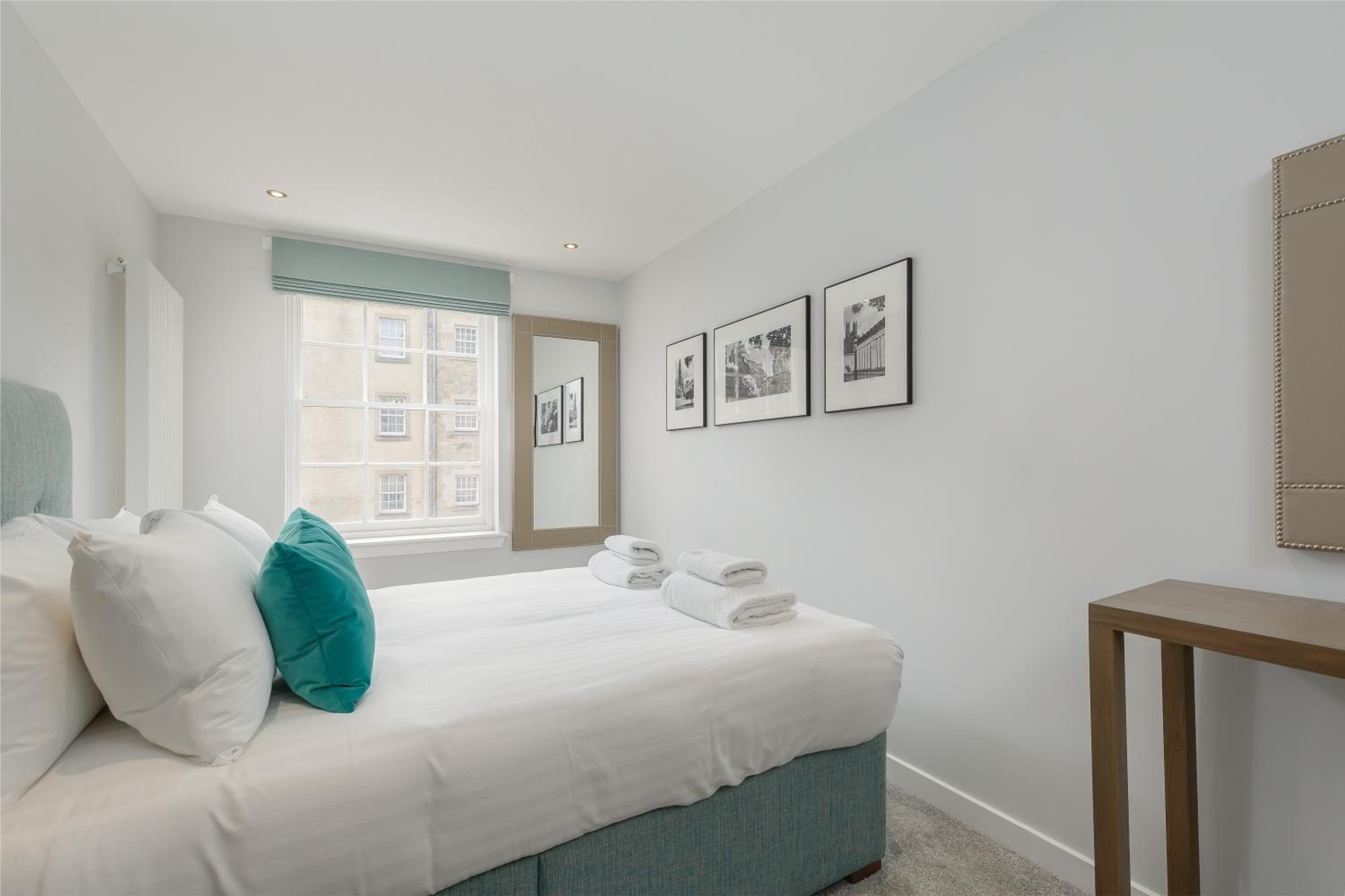 Destiny Scotland - Royal Mile Residence