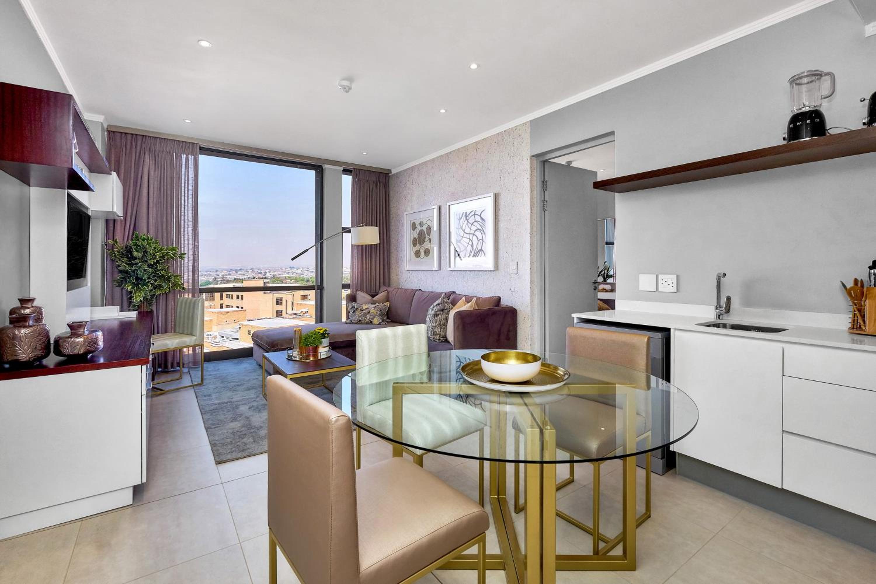 Sandton Apartment 15 West Road South