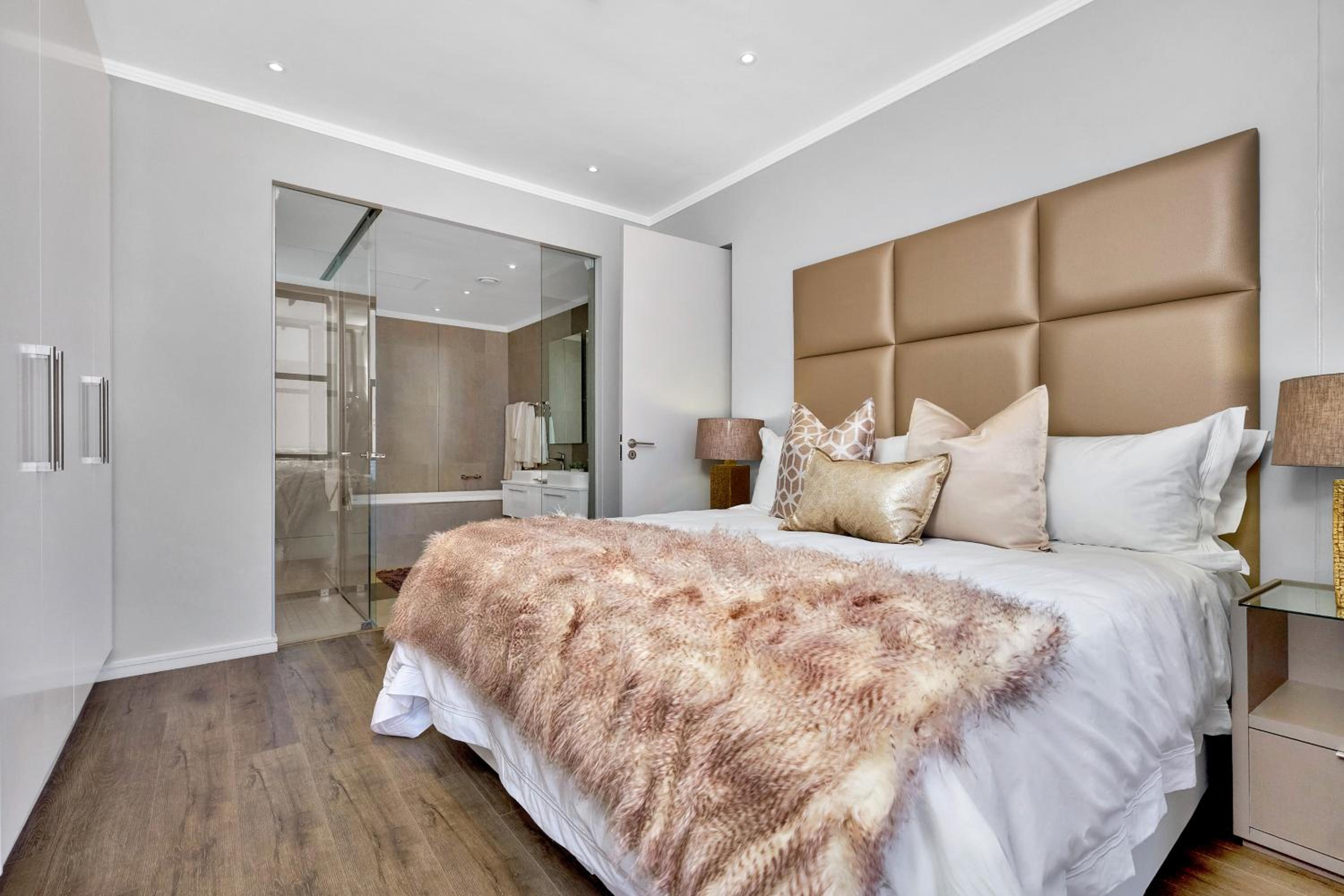 Sandton Apartment 15 West Road South