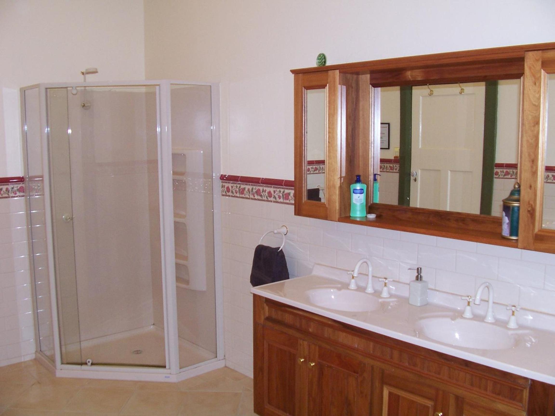 Donalea 2 Bedroom Riverview Apartment