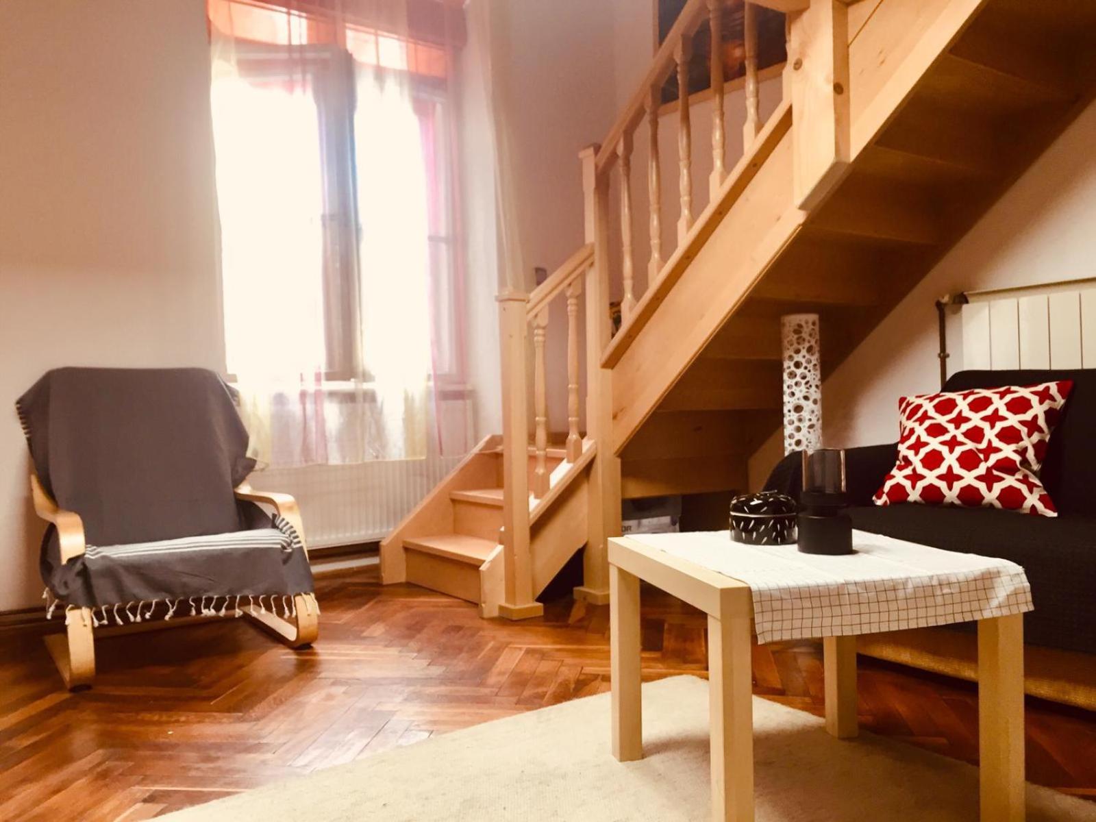 FERJOE'S HOME APARTMAN view 2