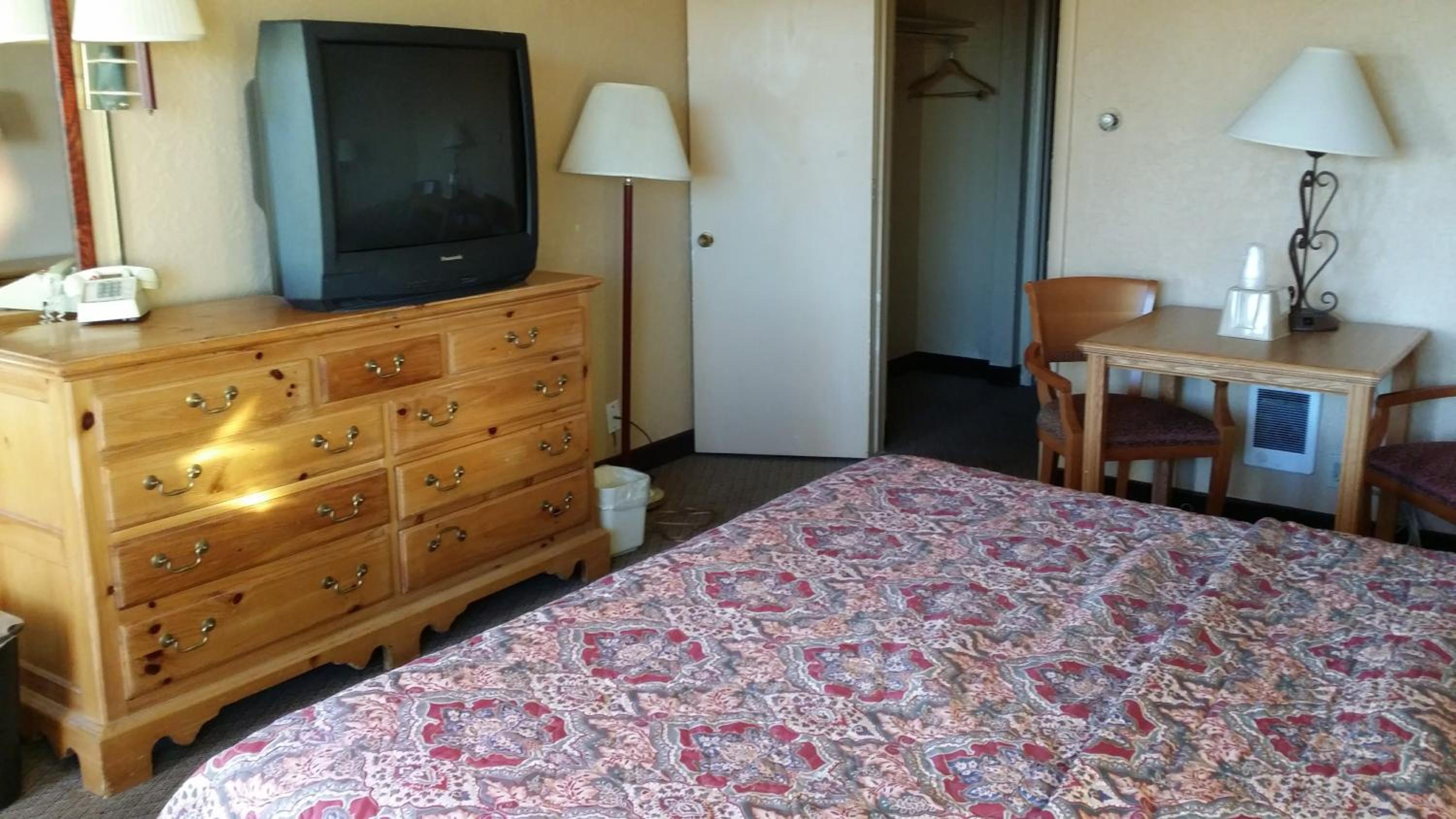 Western Ridge Motel view 5