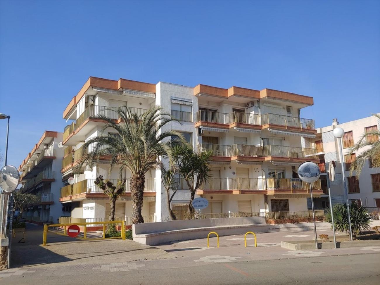 Miramar Serveis - 7369 Pins II view 3