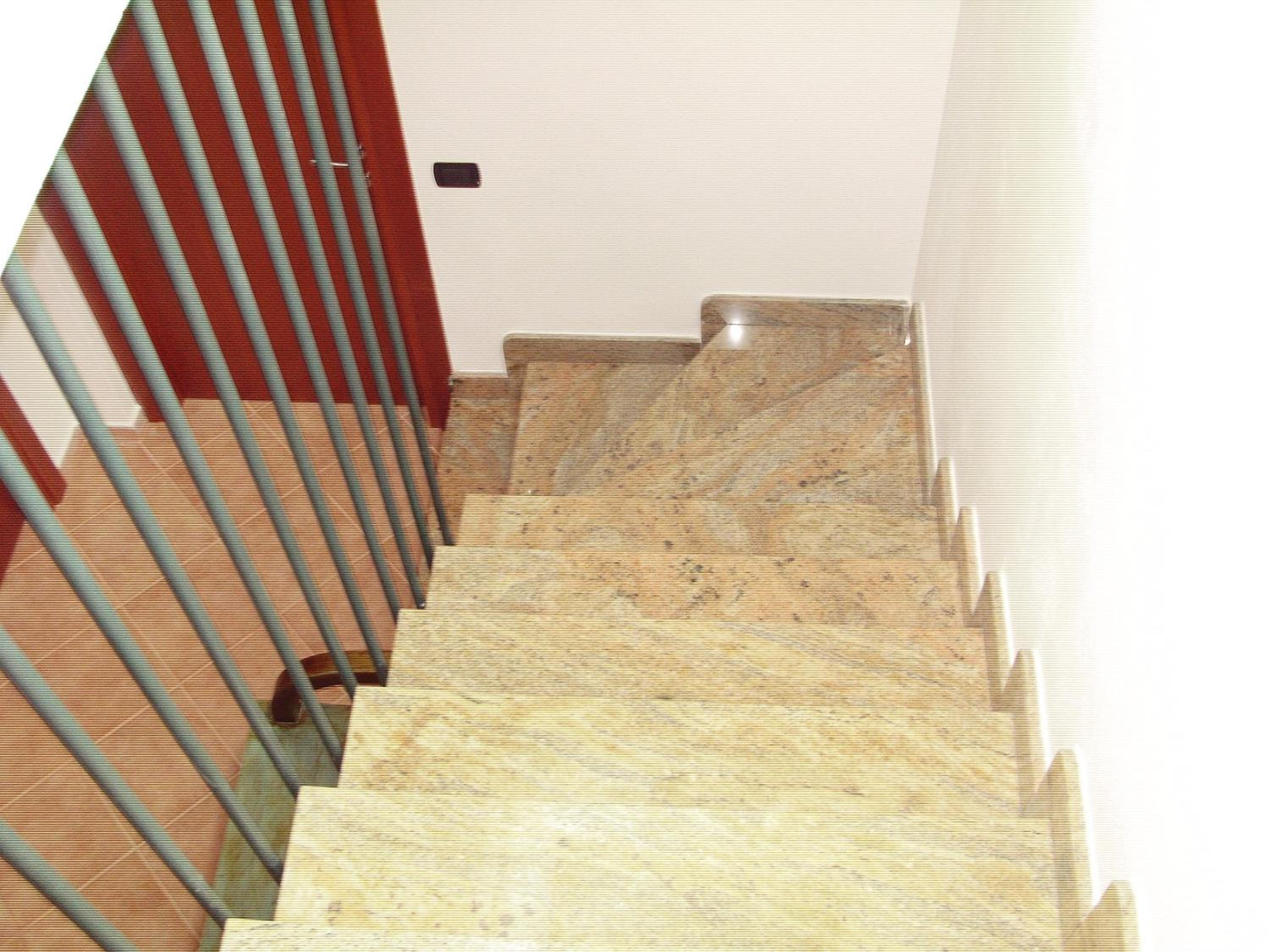 Artistika Golden Apartment