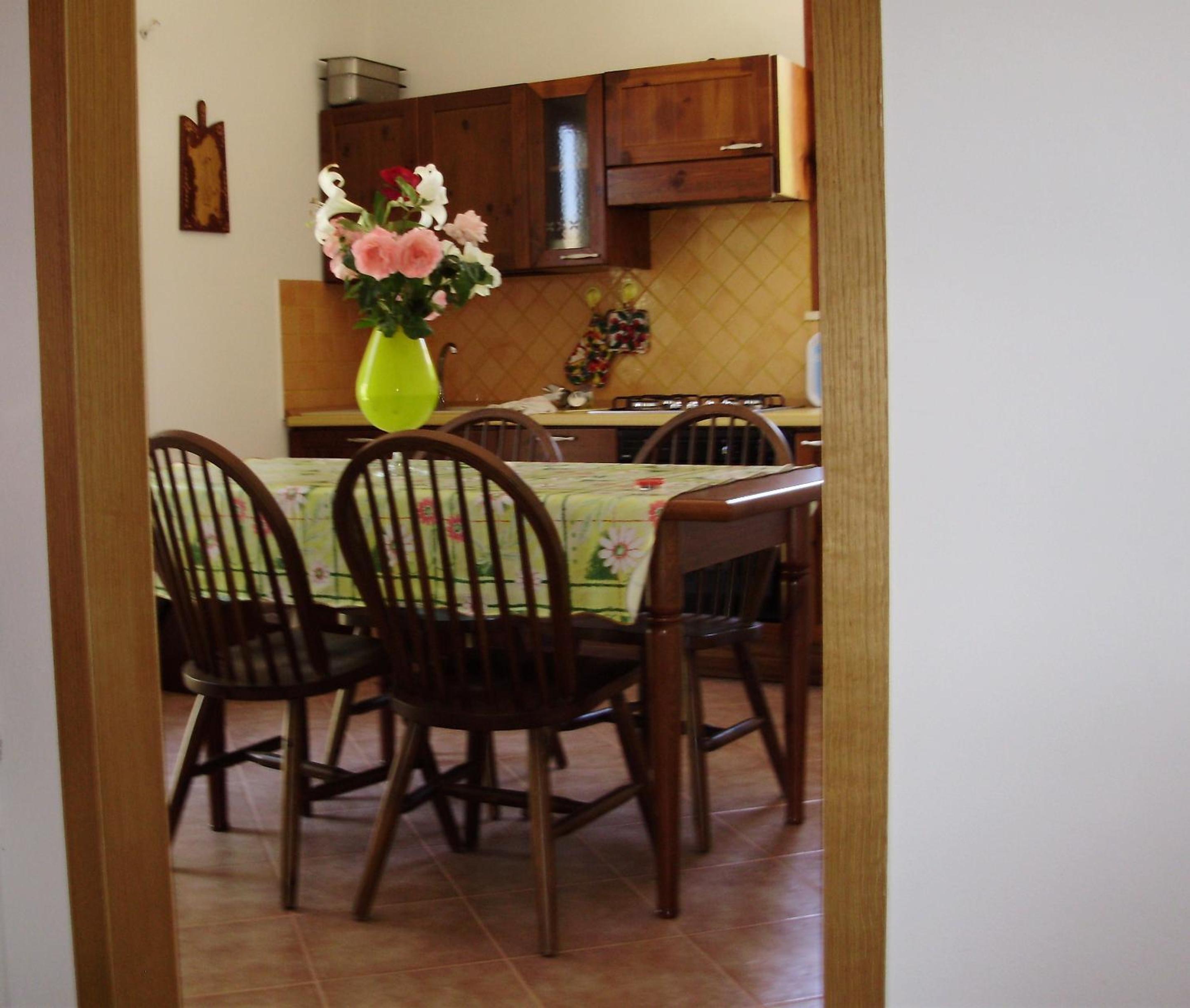 Artistika Golden Apartment