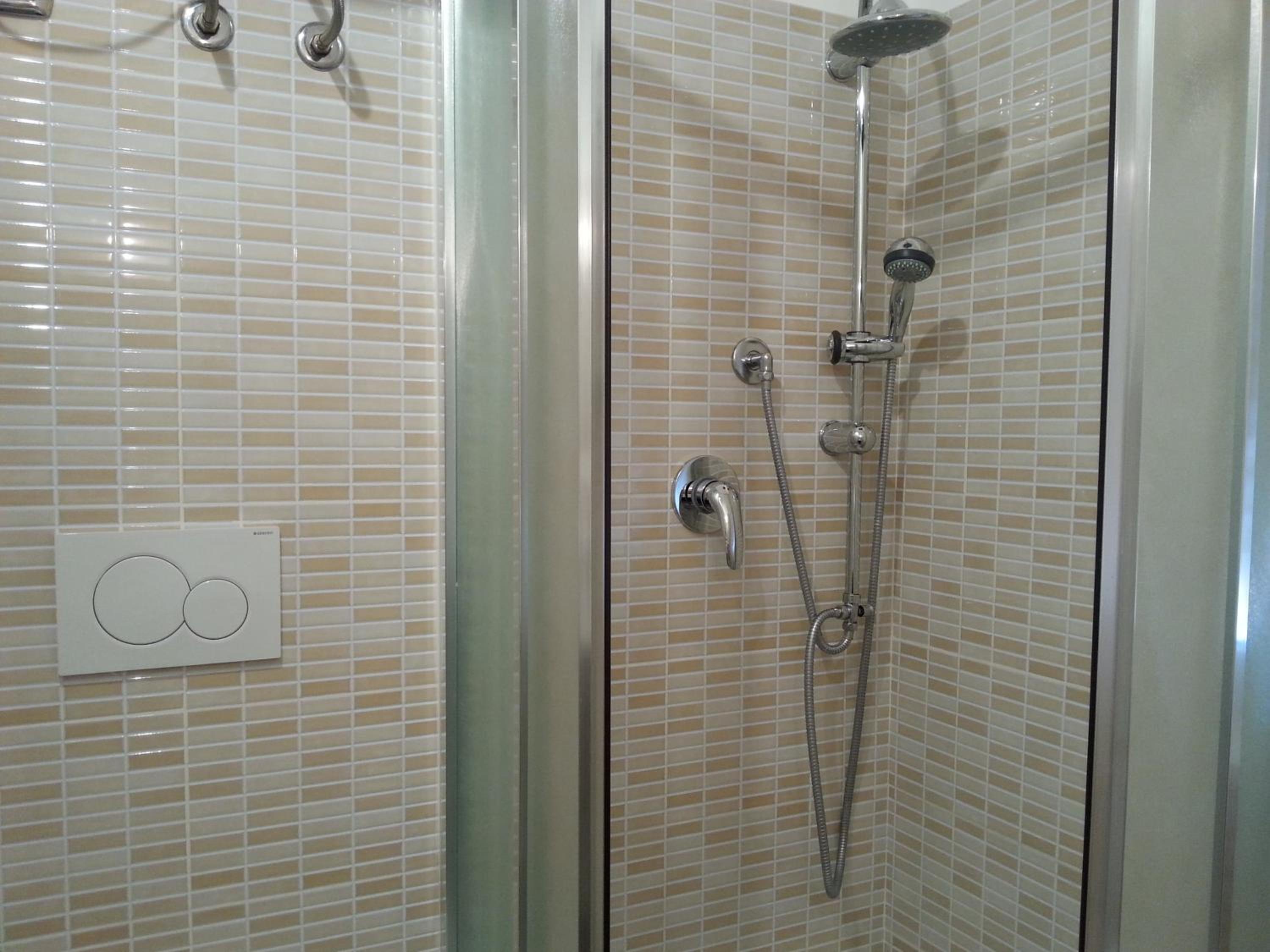 Nice studio apartment en Giardini Naxos — bathroom