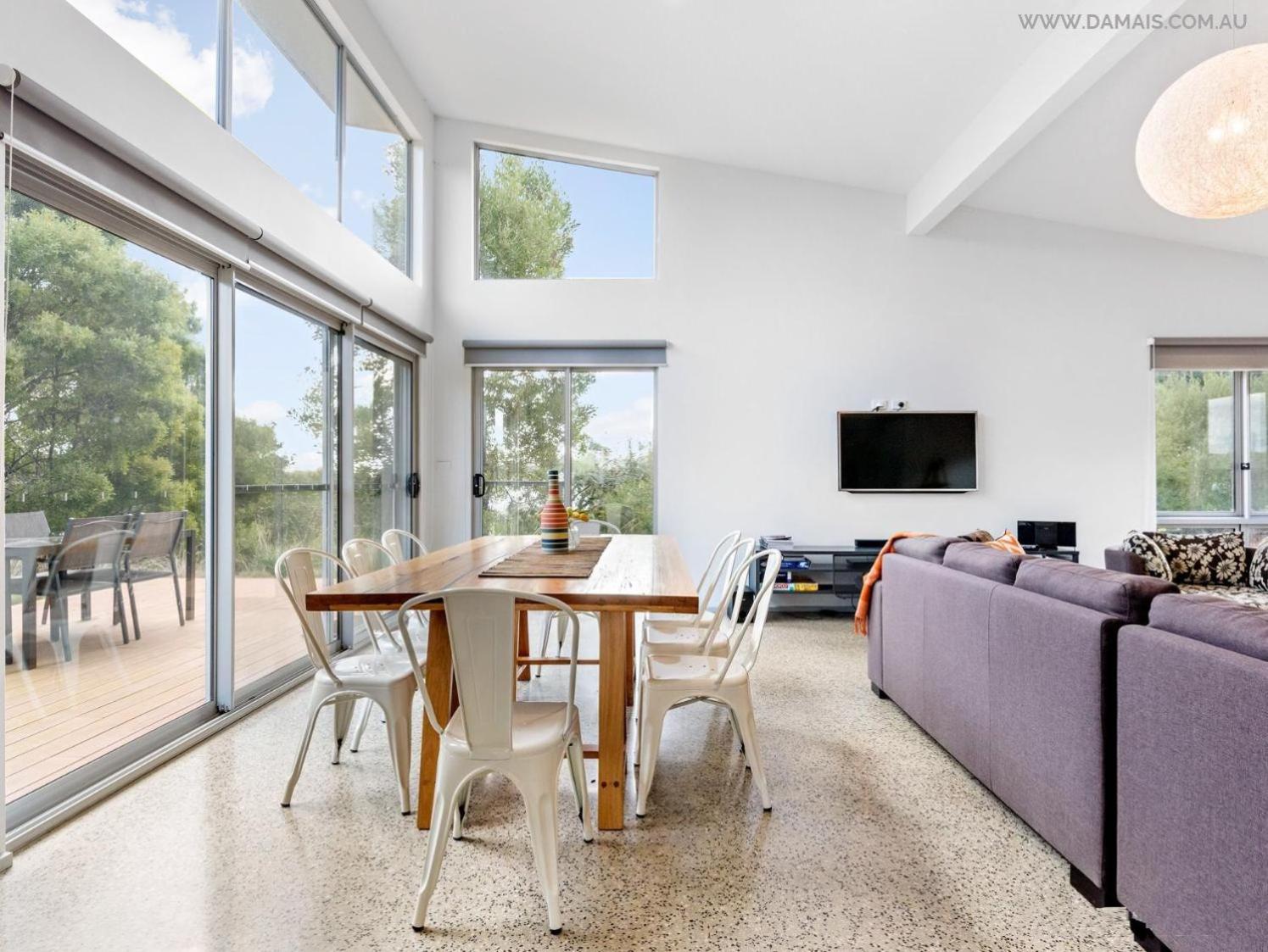 Damais - 4 king or 8 single beds WiFi, Netflix, Alexa, pet friendly