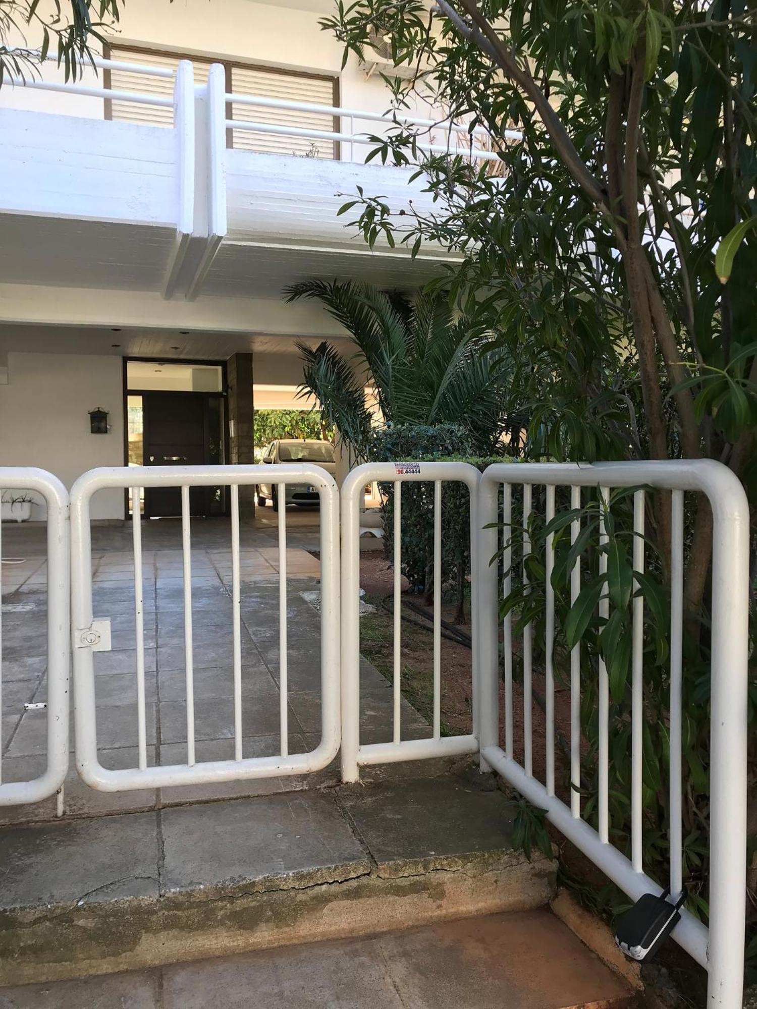 Kleio - Spacious apartment in Glyfada