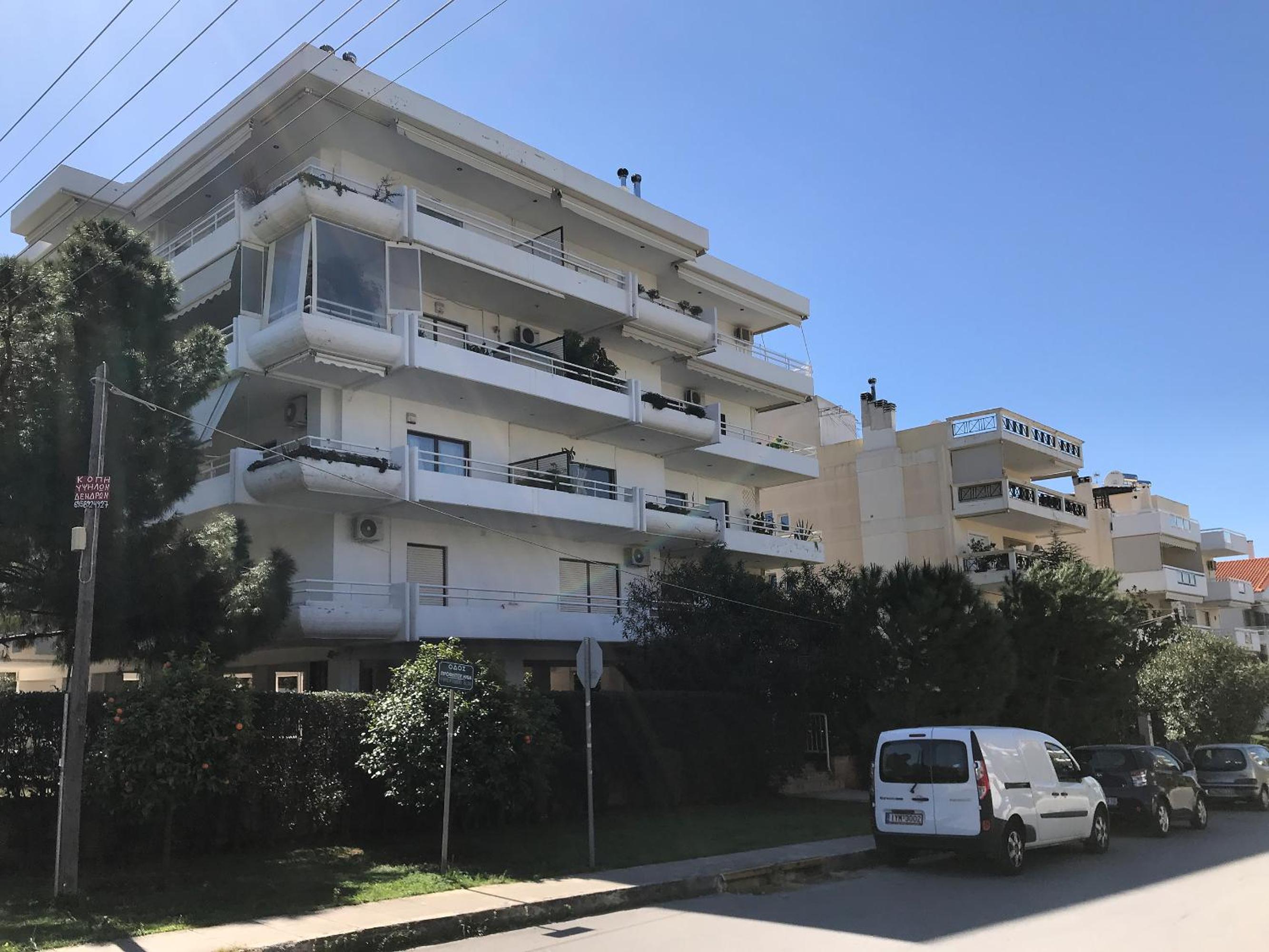 Kleio - Spacious apartment in Glyfada