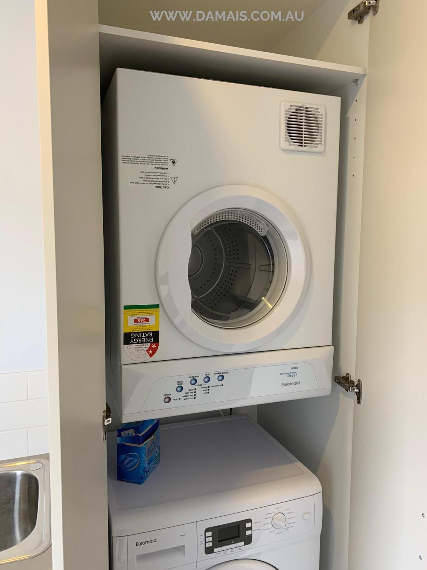 Damais - 4 king or 8 single beds WiFi, Netflix, Alexa, pet friendly
