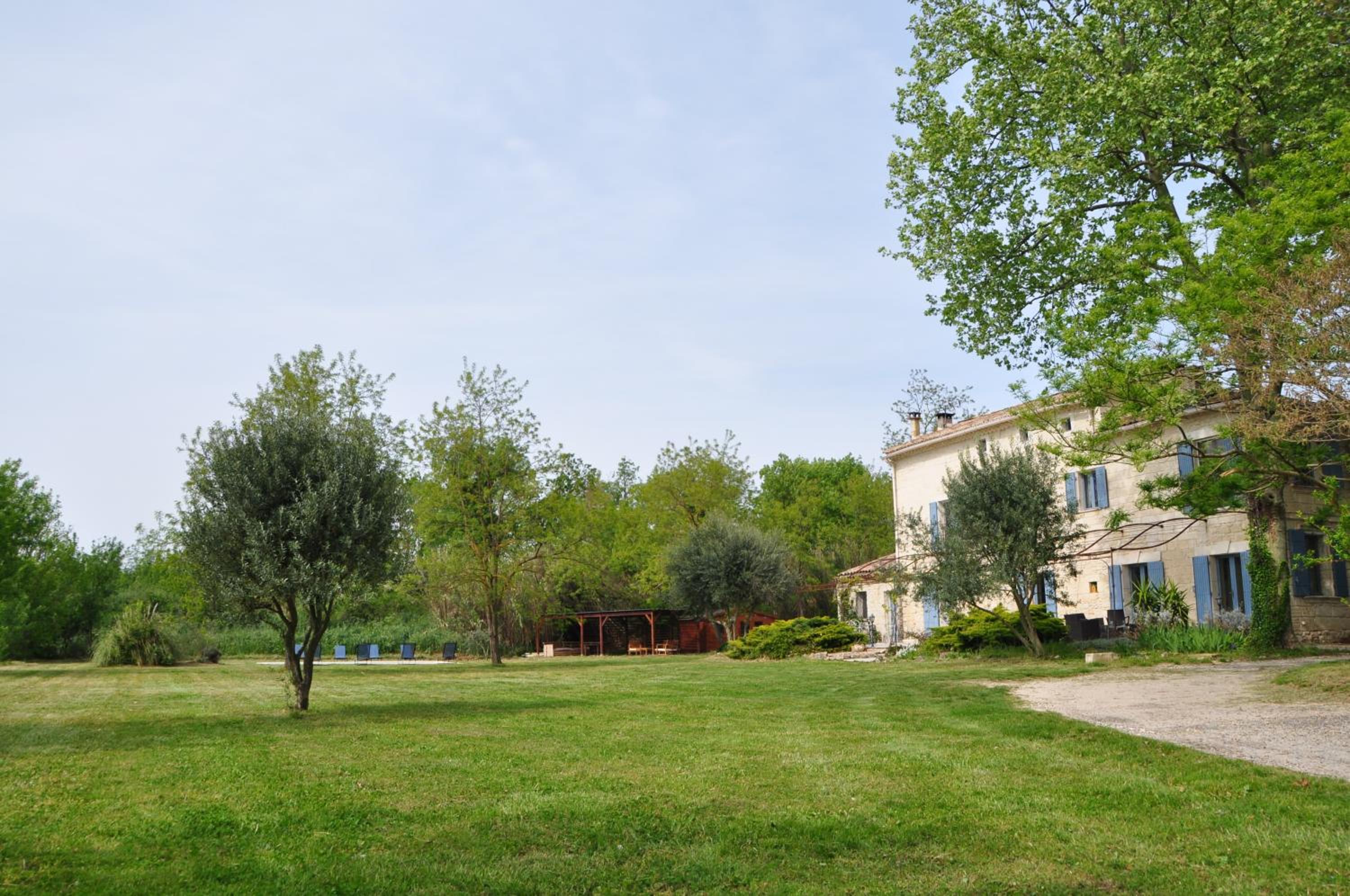Le Mas des Cerisiers JACUZZI et SAUNA inclus pour tous les logements