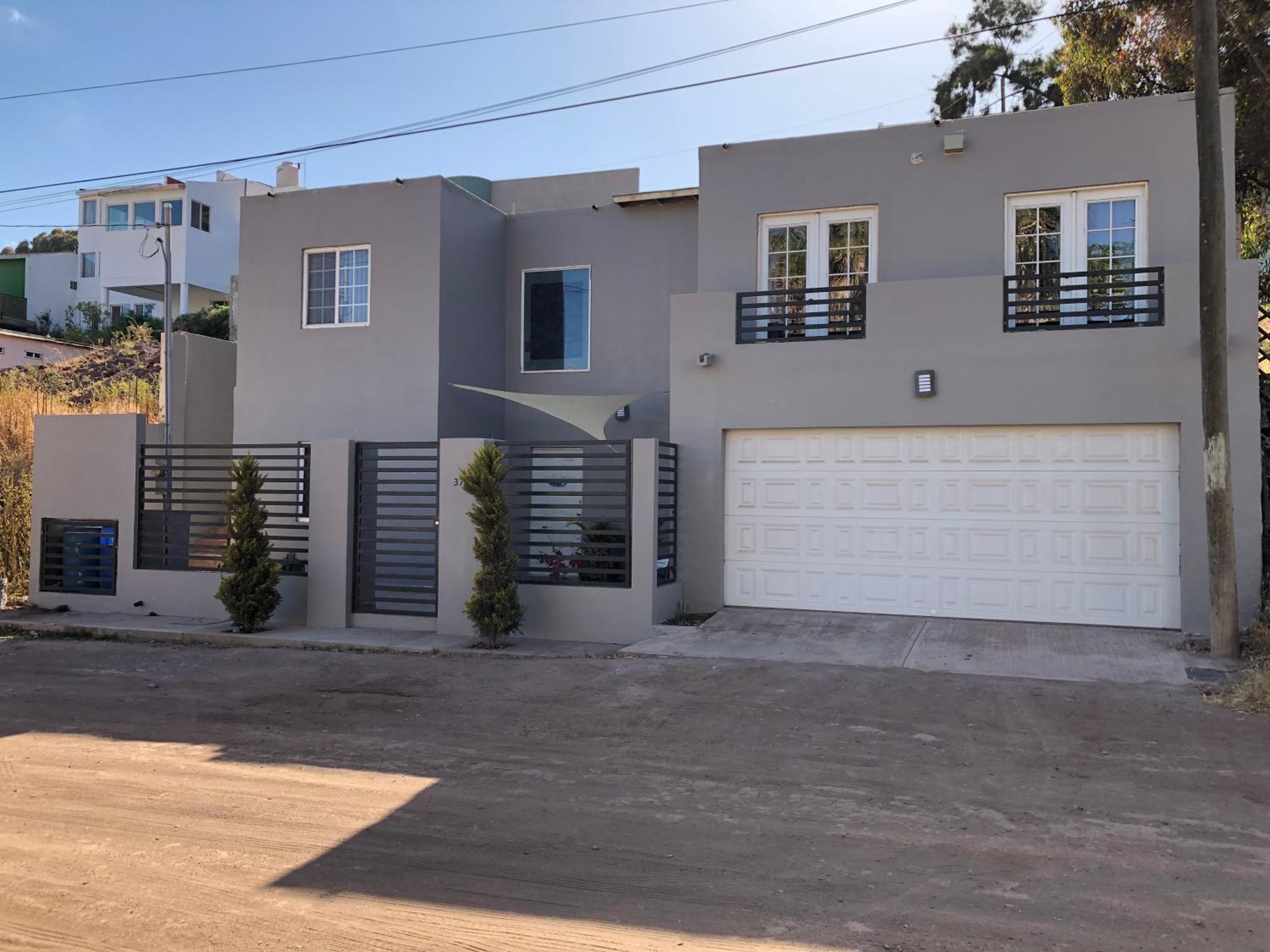 Hotel Casa Flores & Flores - Image 1