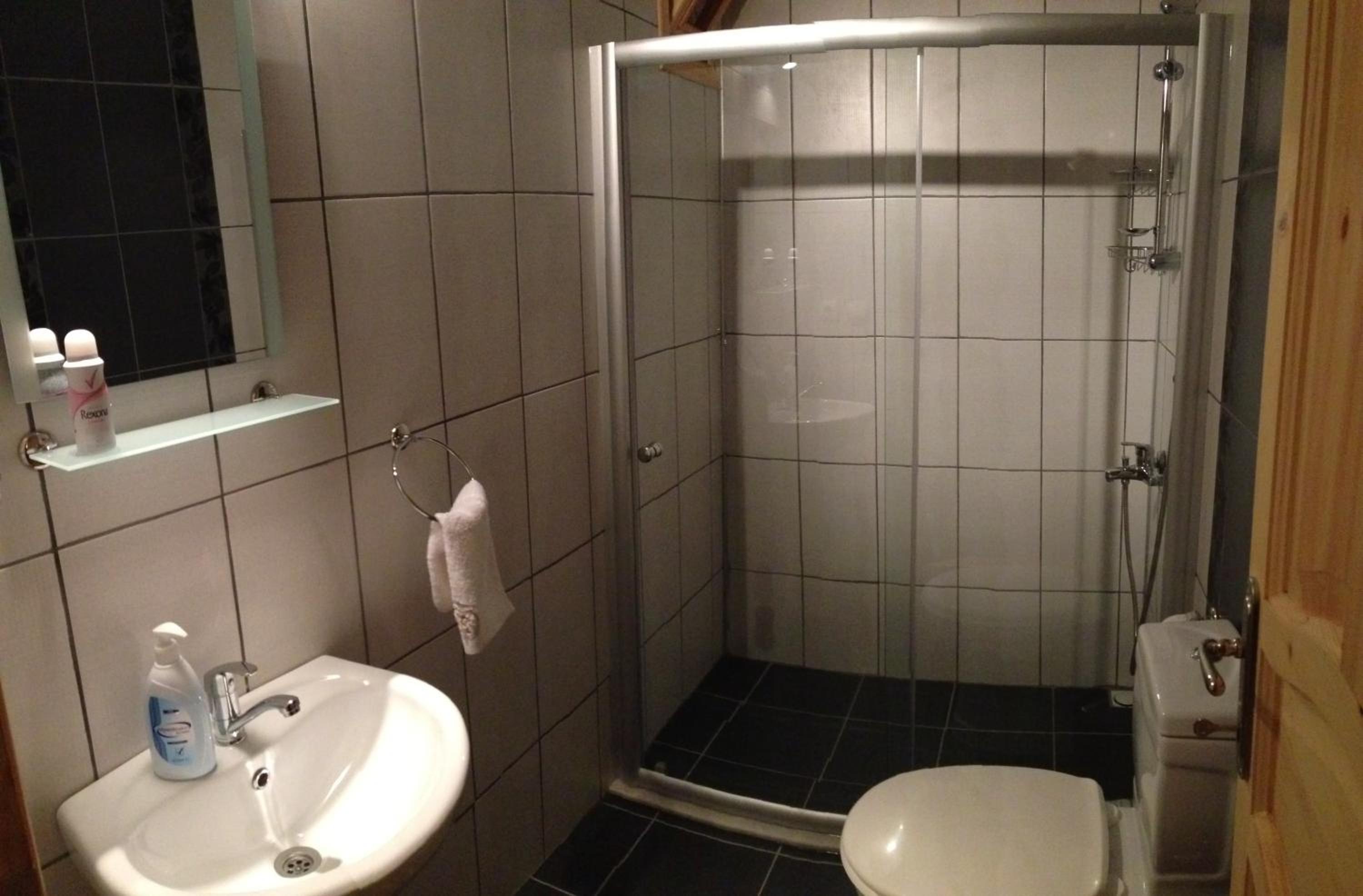Photo 9
