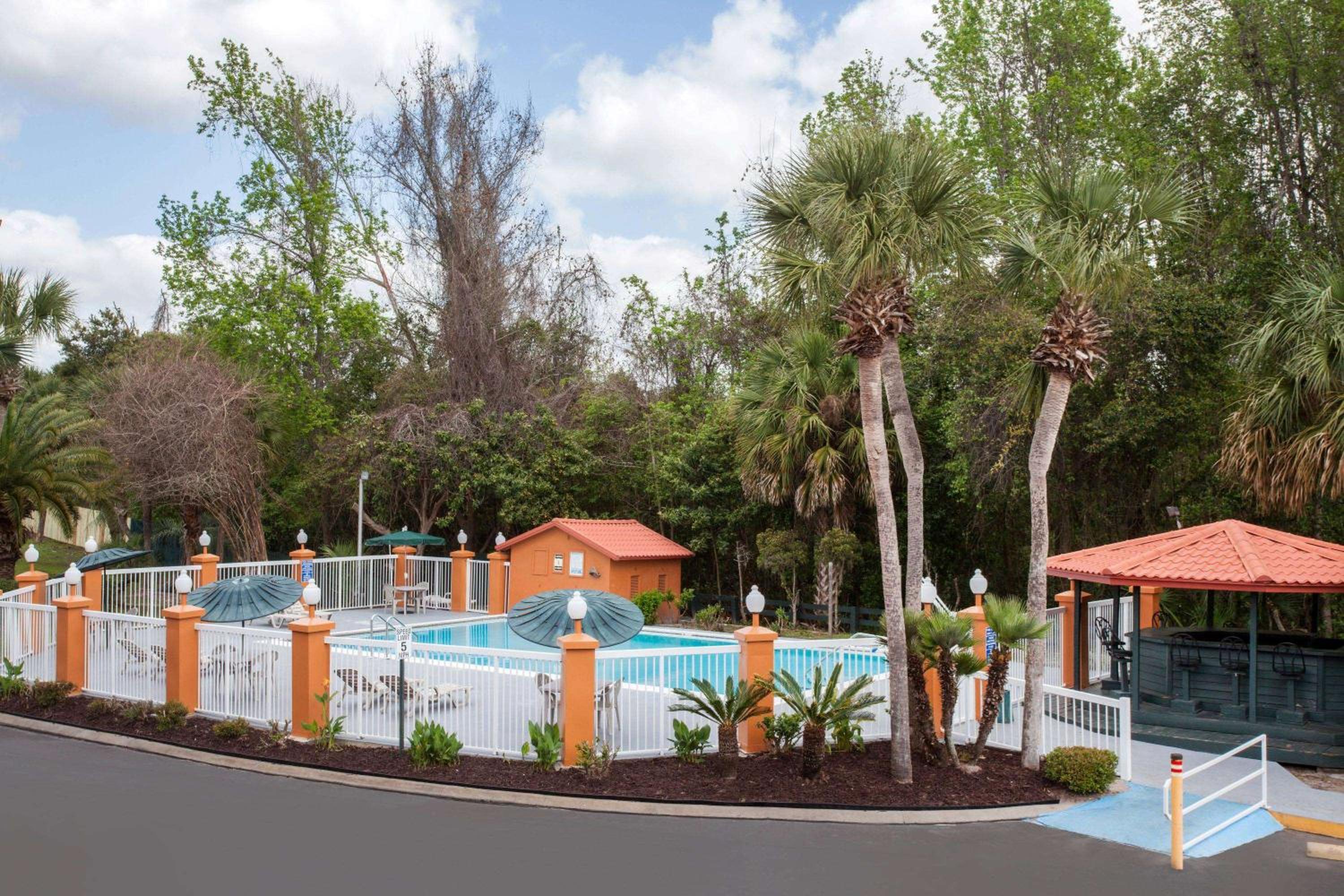 Lake City Vacations - Baymont by Wyndham Lake City - Property Image 25