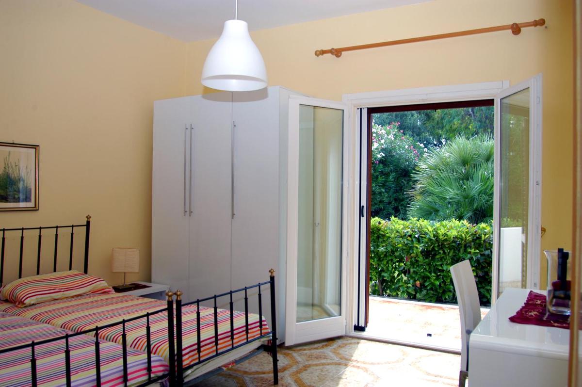 Villa Rosa Marina view 3