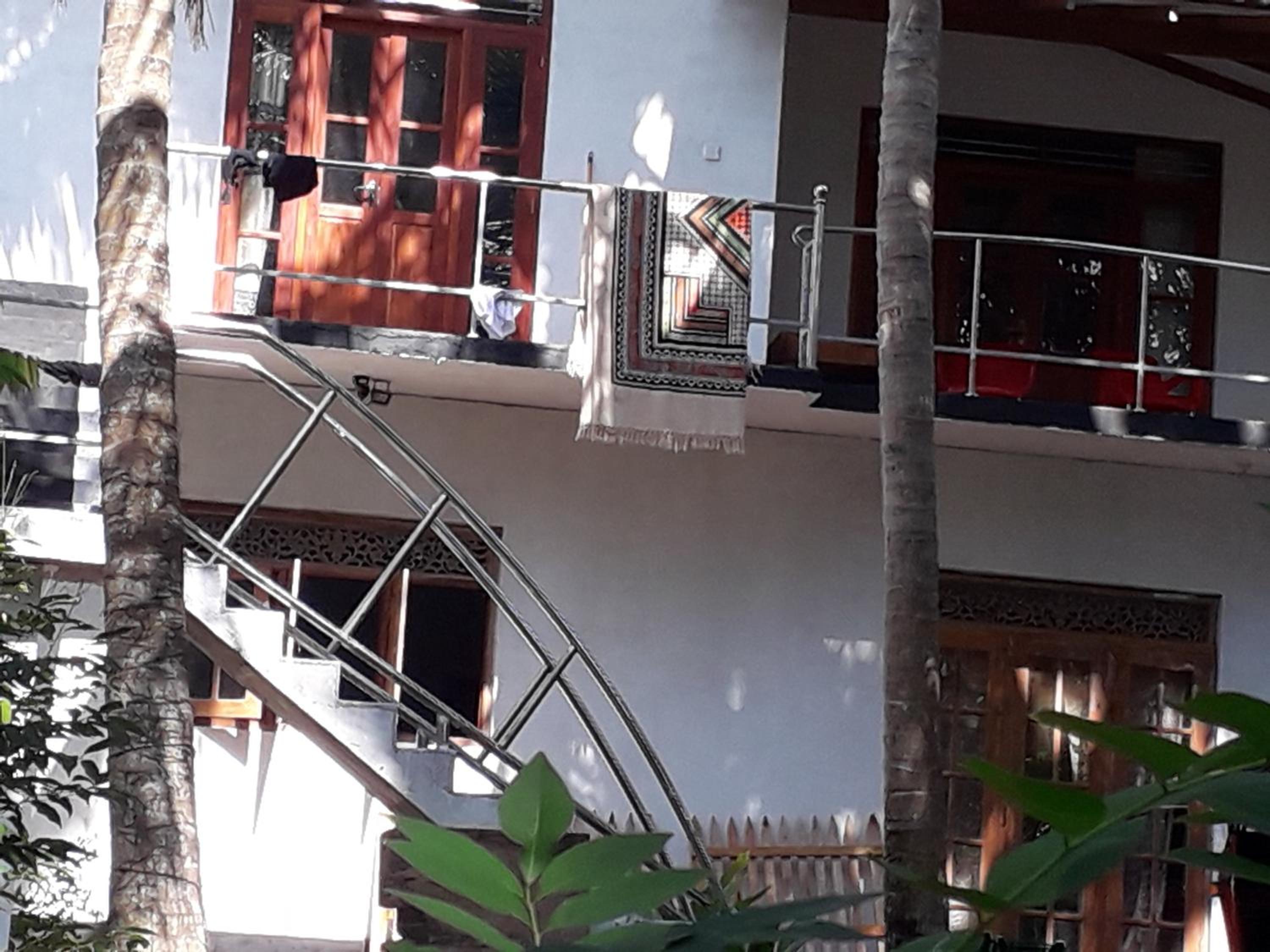 Rivi Sanda Villa & Apartment Hikkaduwa