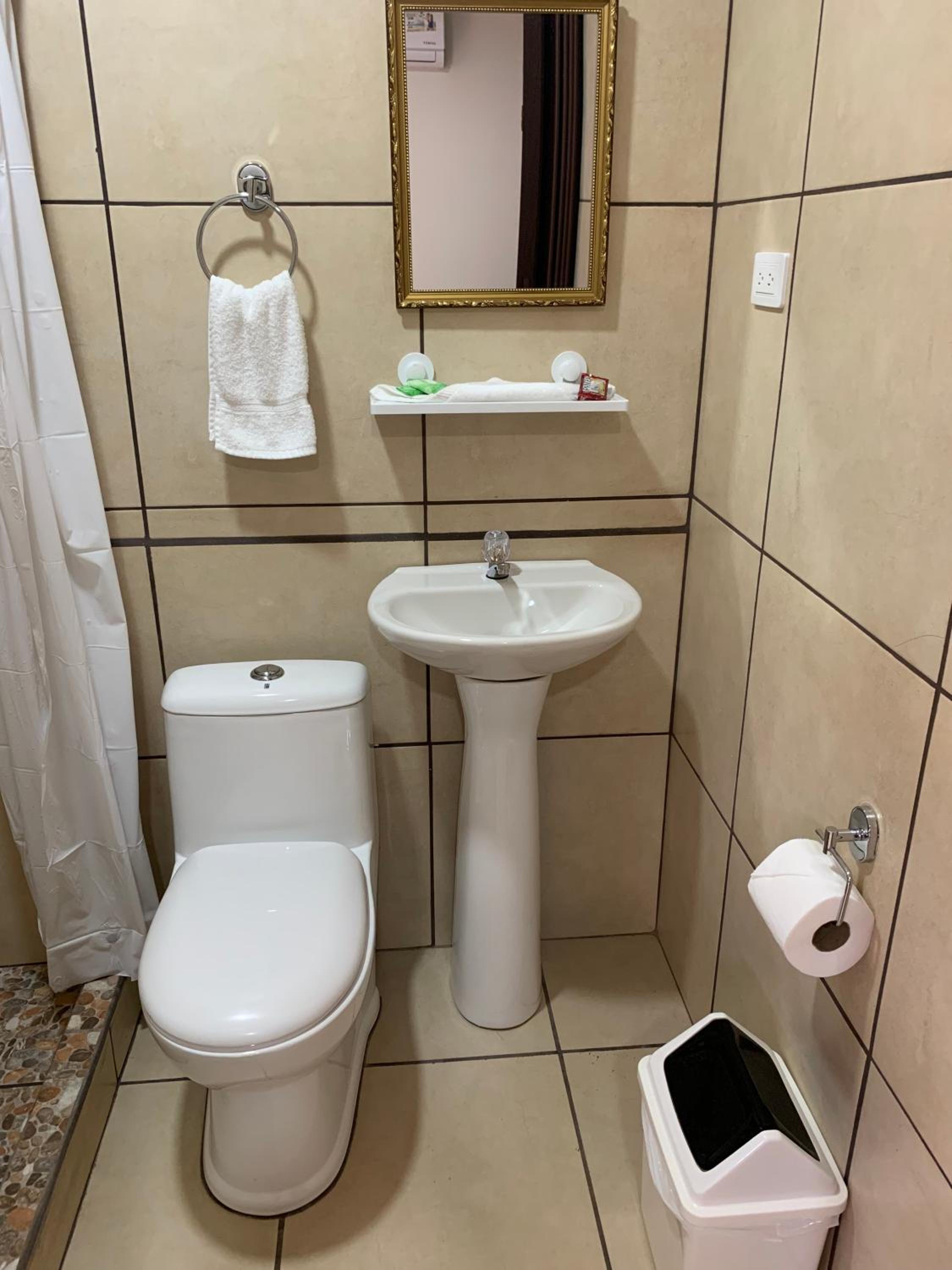 Le Petit Hotel