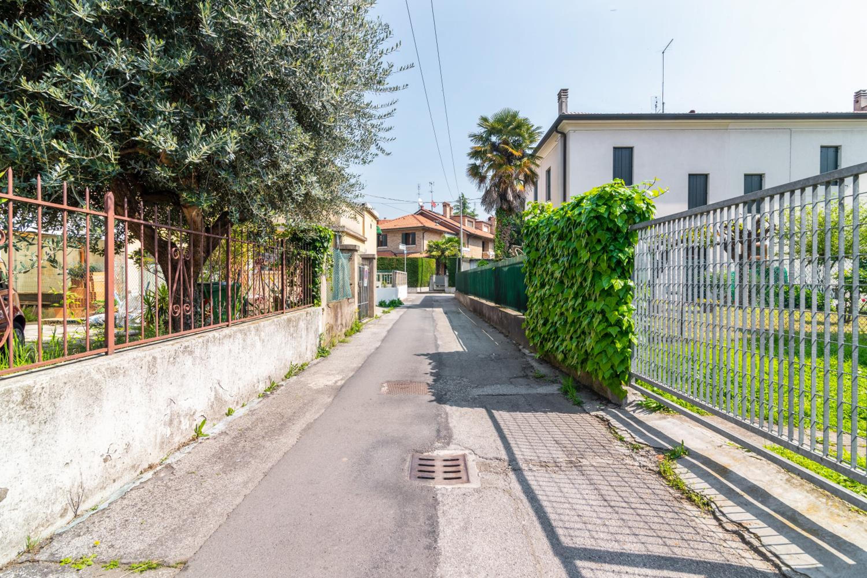 GuestHost - Prato della Valle Roomy Flat view 4