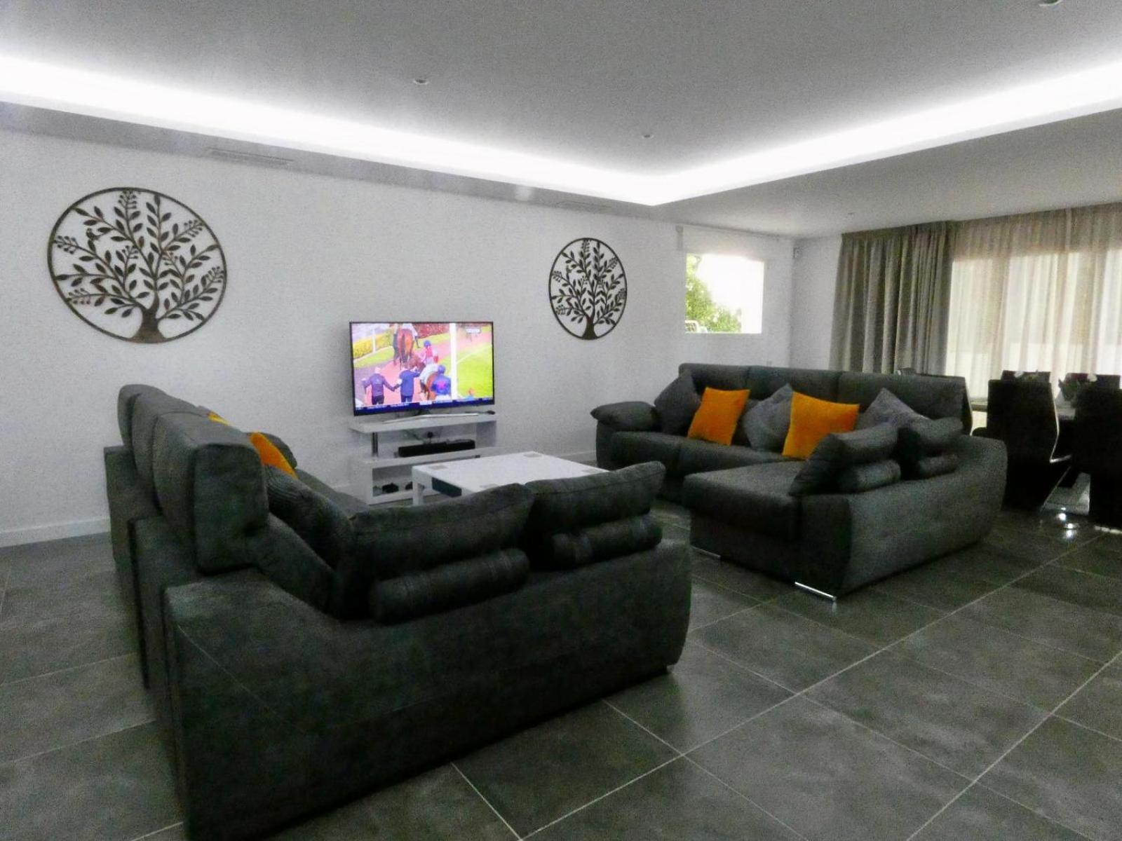 AMAZING VILLA By THE SEA BENALMADENA