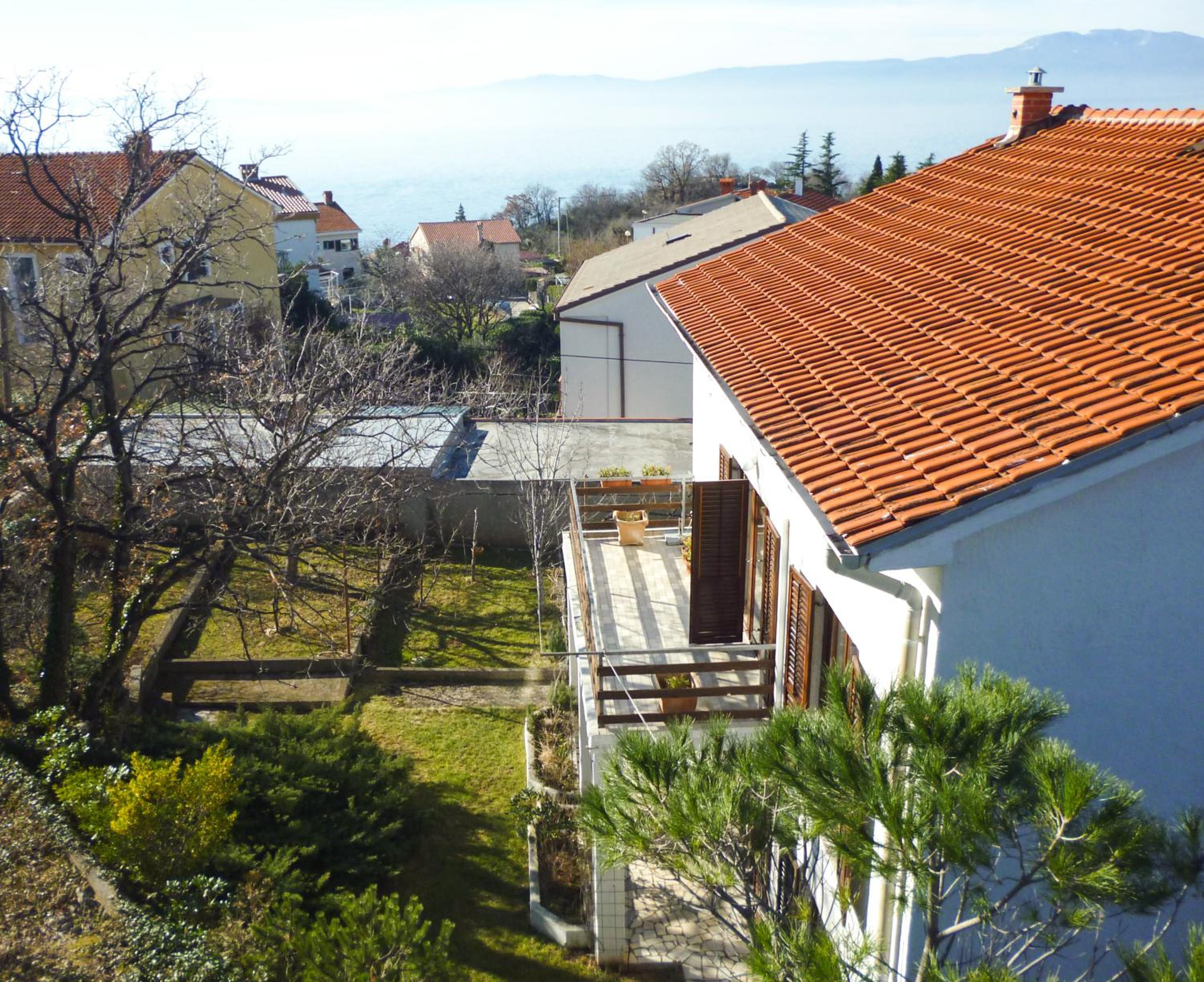 Leona view 2