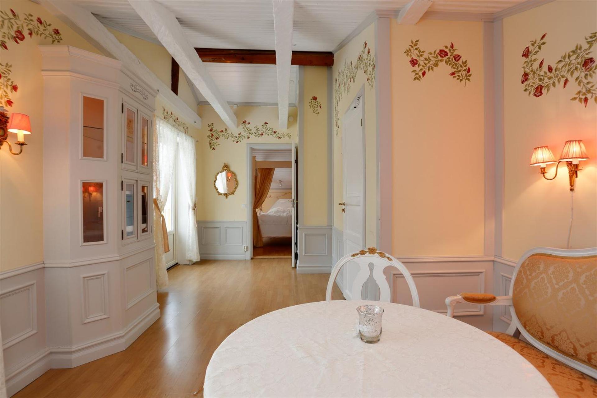 Garvaregården Hotel , B&B och Café