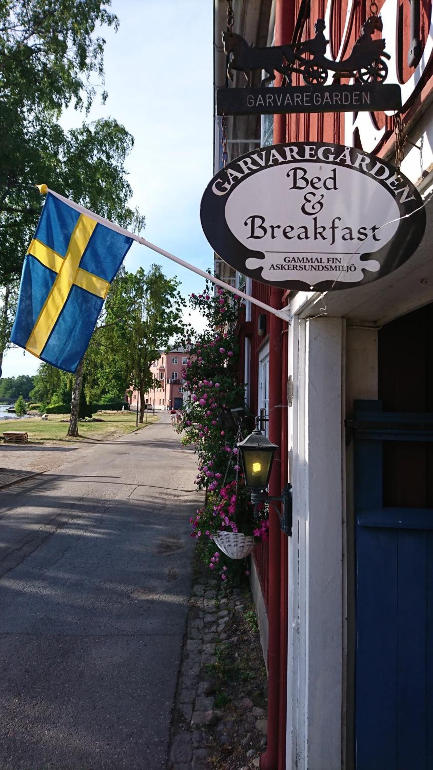 Garvaregården Hotel , B&B och Café