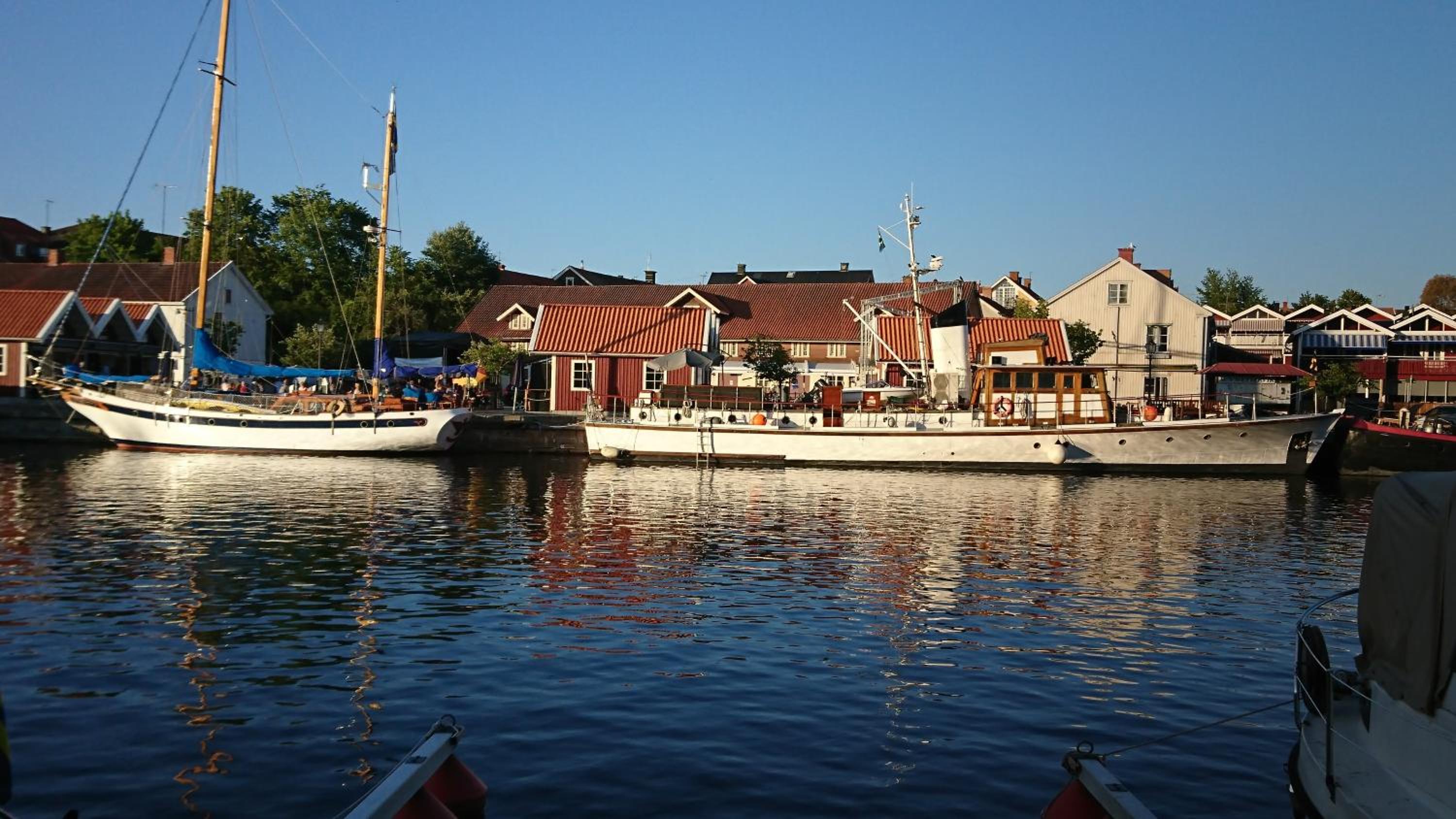 Garvaregården Hotel , B&B och Café