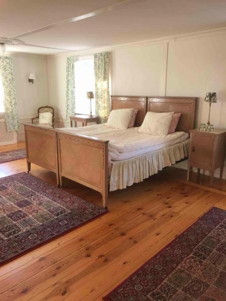 Garvaregården Hotel , B&B och Café