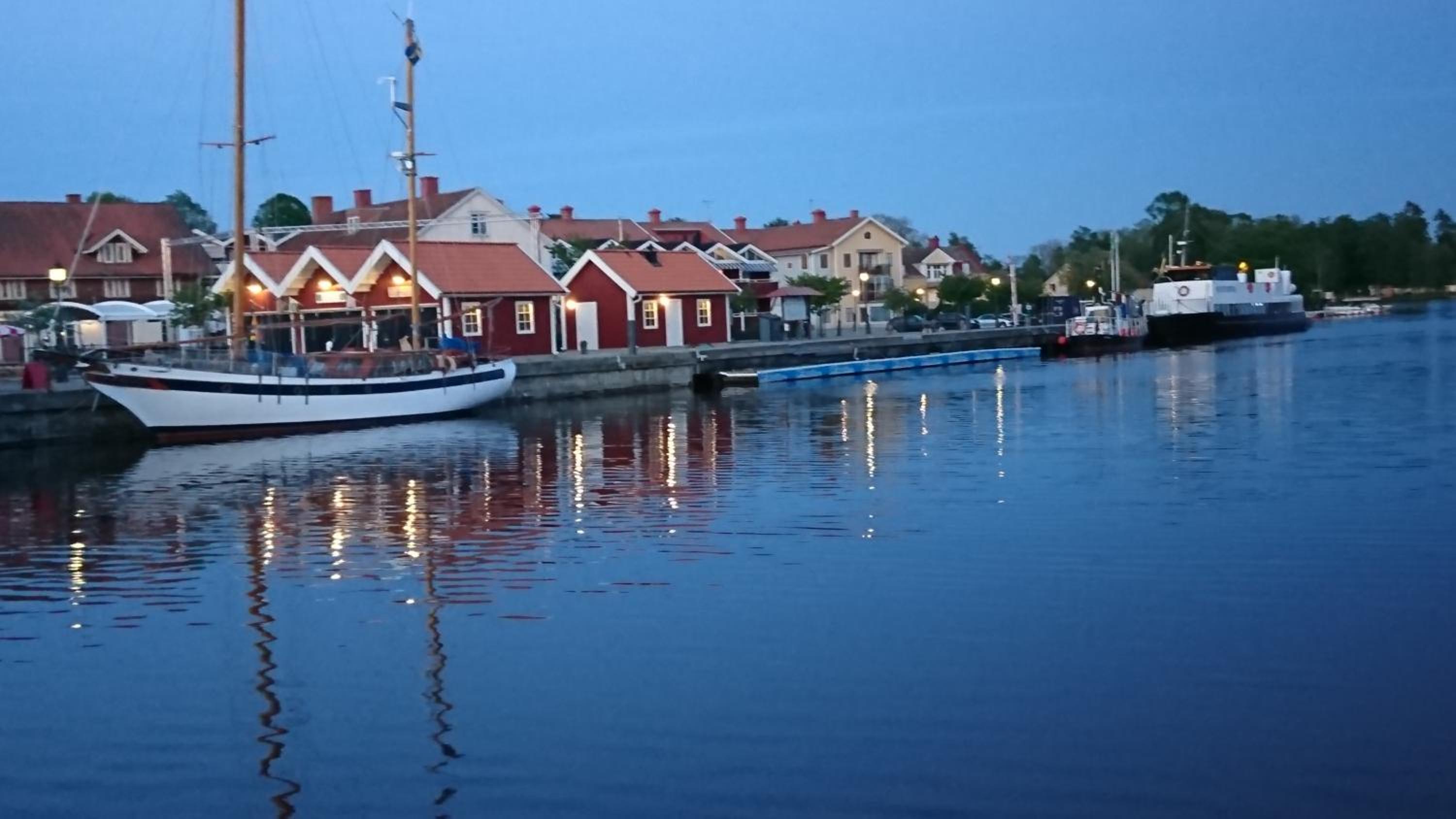 Garvaregården Hotel , B&B och Café