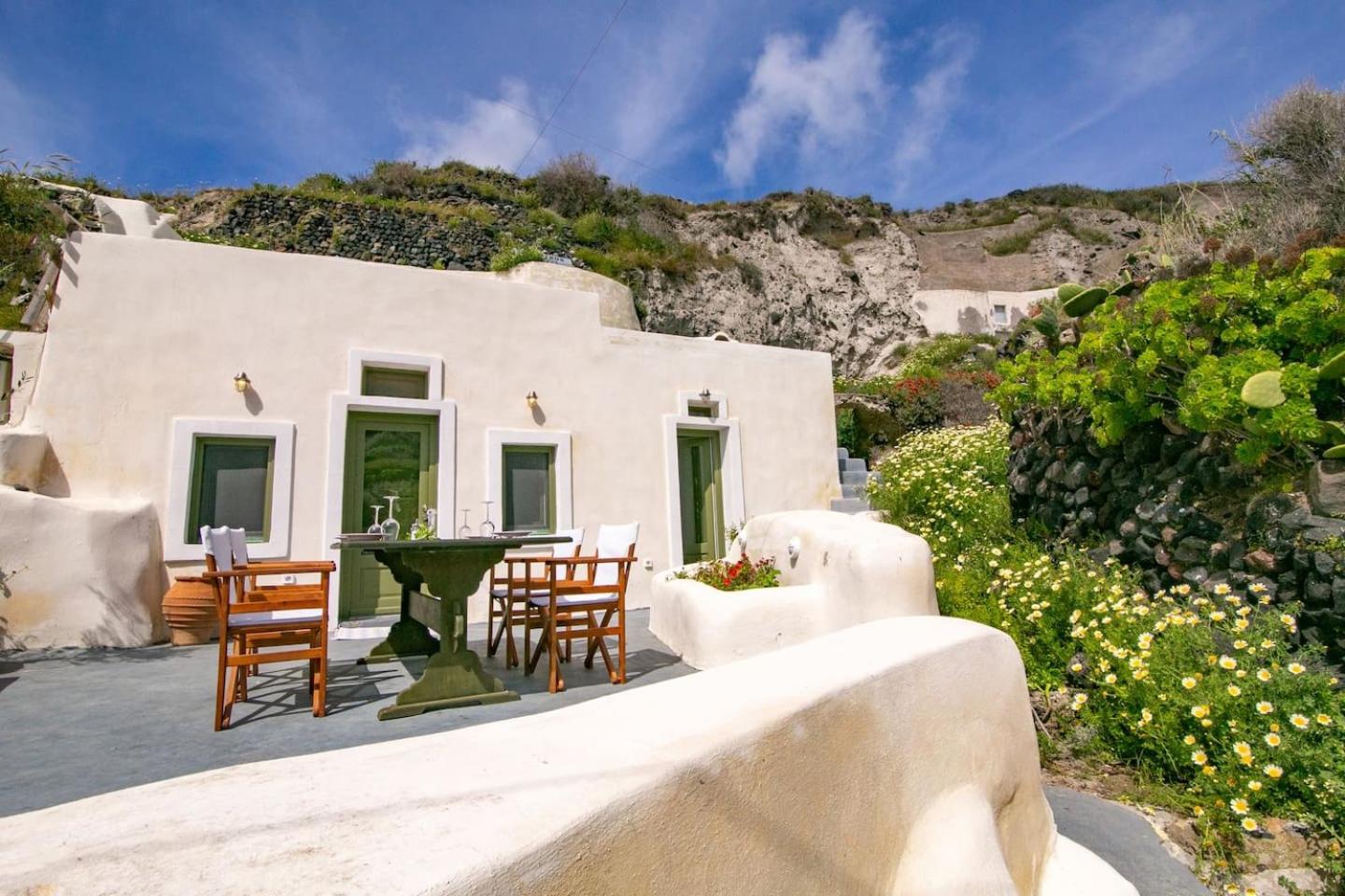 Agrilia secluded cave house photo 5